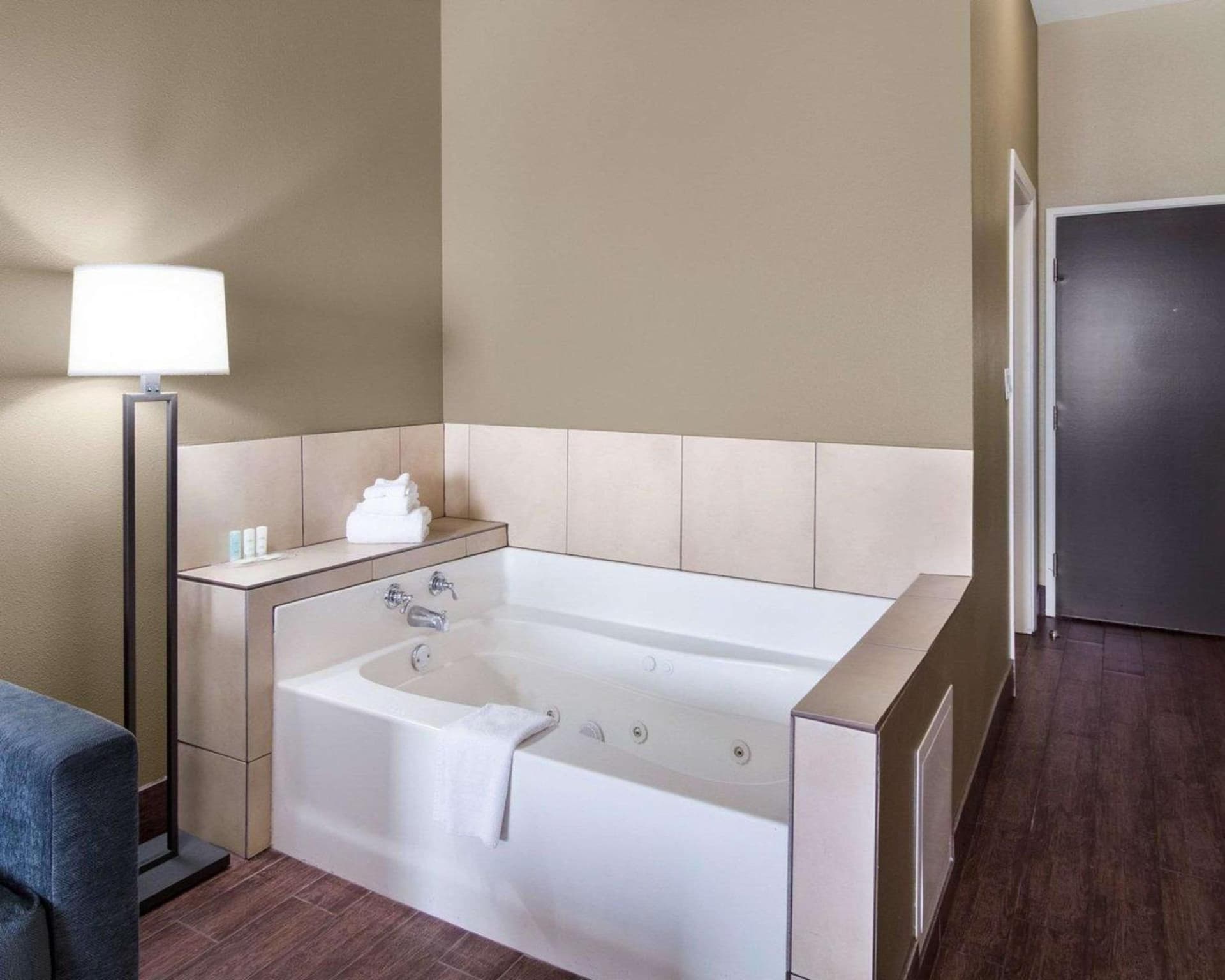 Comfort Suites Odessa near University gallery photo in Odessa, TX — image 4