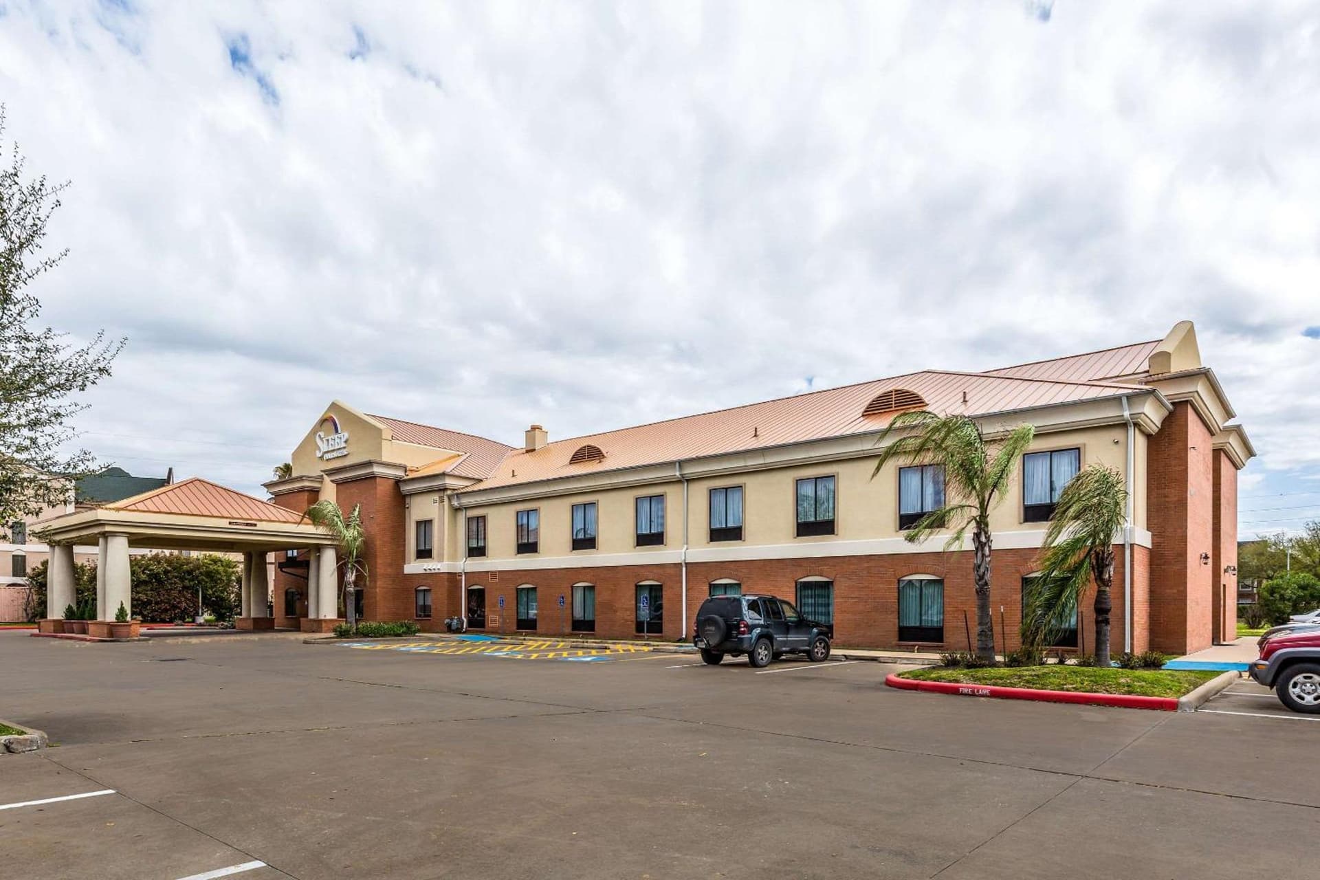 Sleep Inn & Suites Stafford - Sugarland interior in Stafford, TX — gallery photo 2