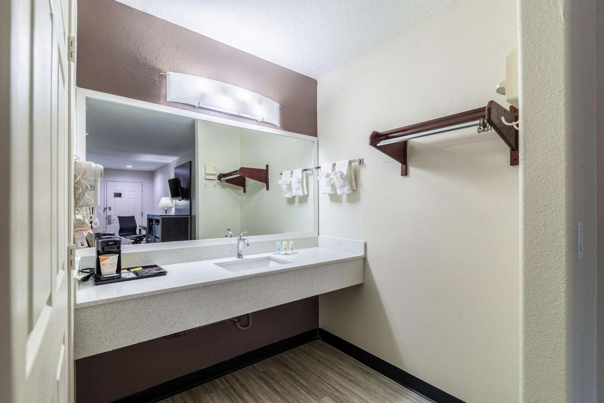Quality Inn & Suites Canton interior in Canton, TX — gallery photo 2