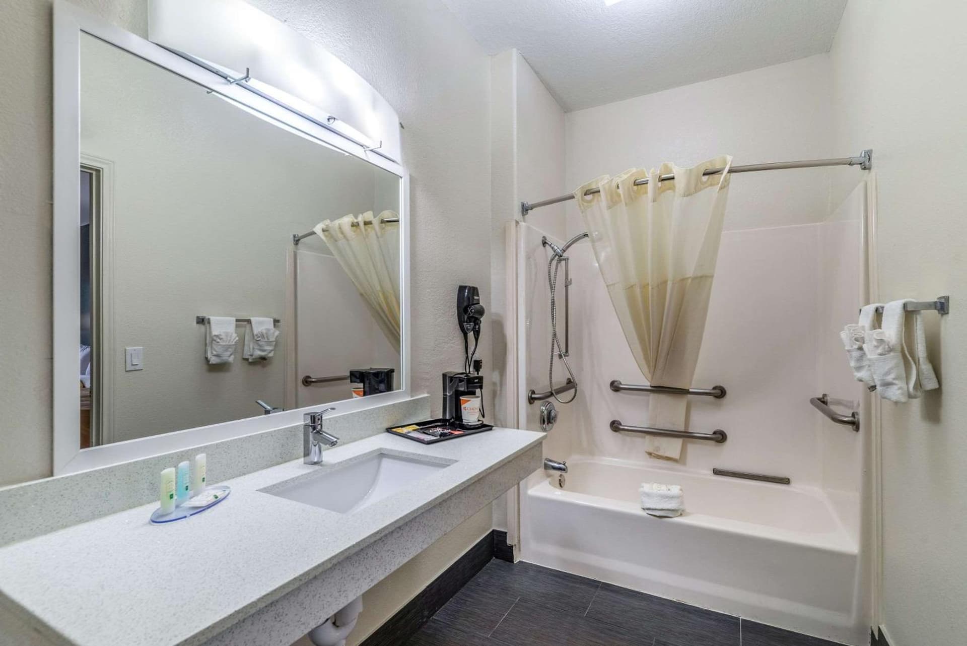 Quality Inn & Suites Canton gallery photo in Canton, TX — image 12