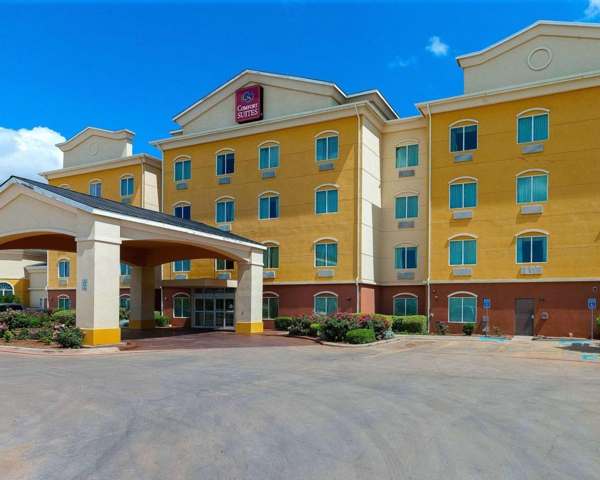 Comfort Suites University interior in Abilene, TX — gallery photo 2