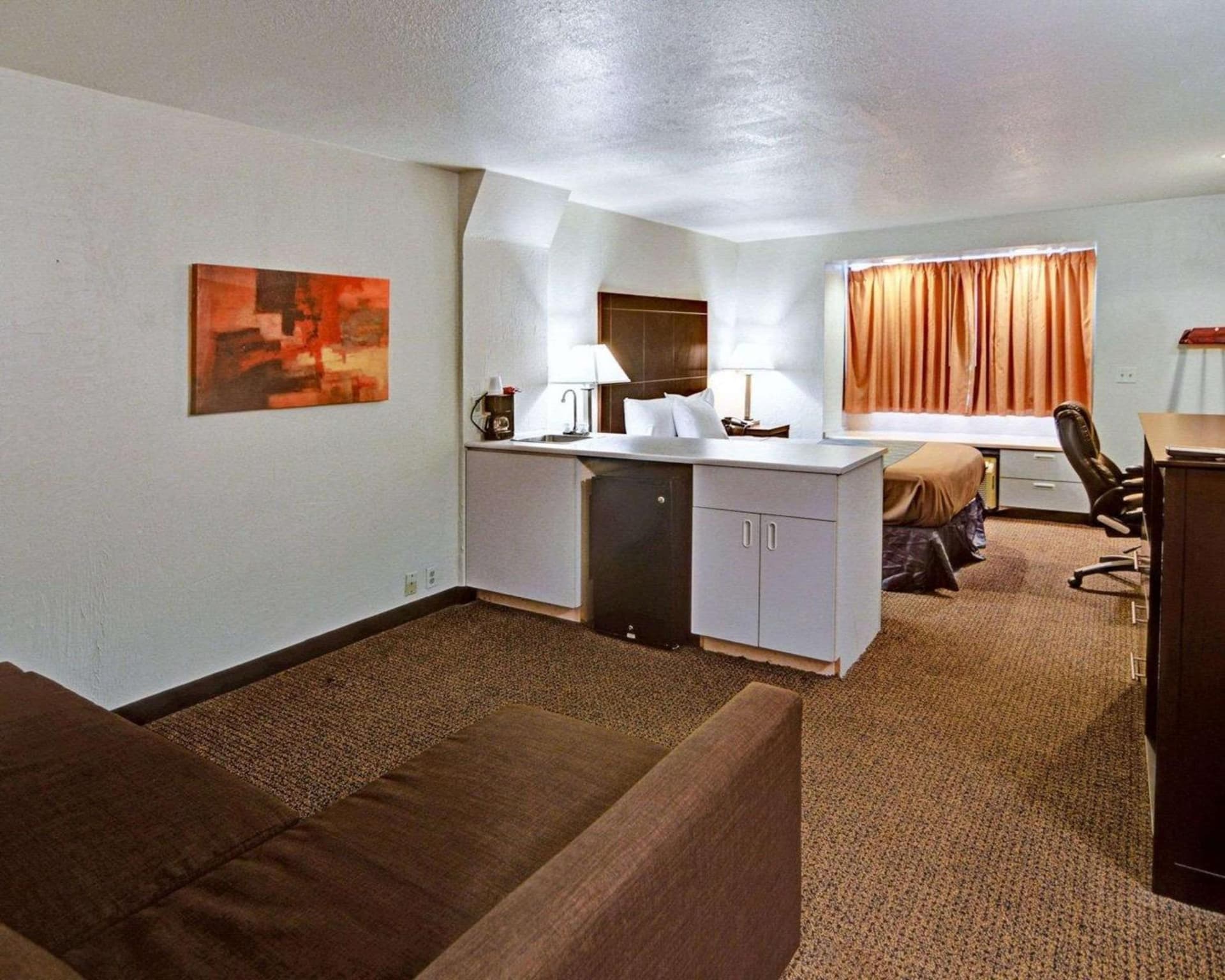 Rodeway Inn & Suites Lewisville I-35 gallery photo in Lewisville, TX — image 14