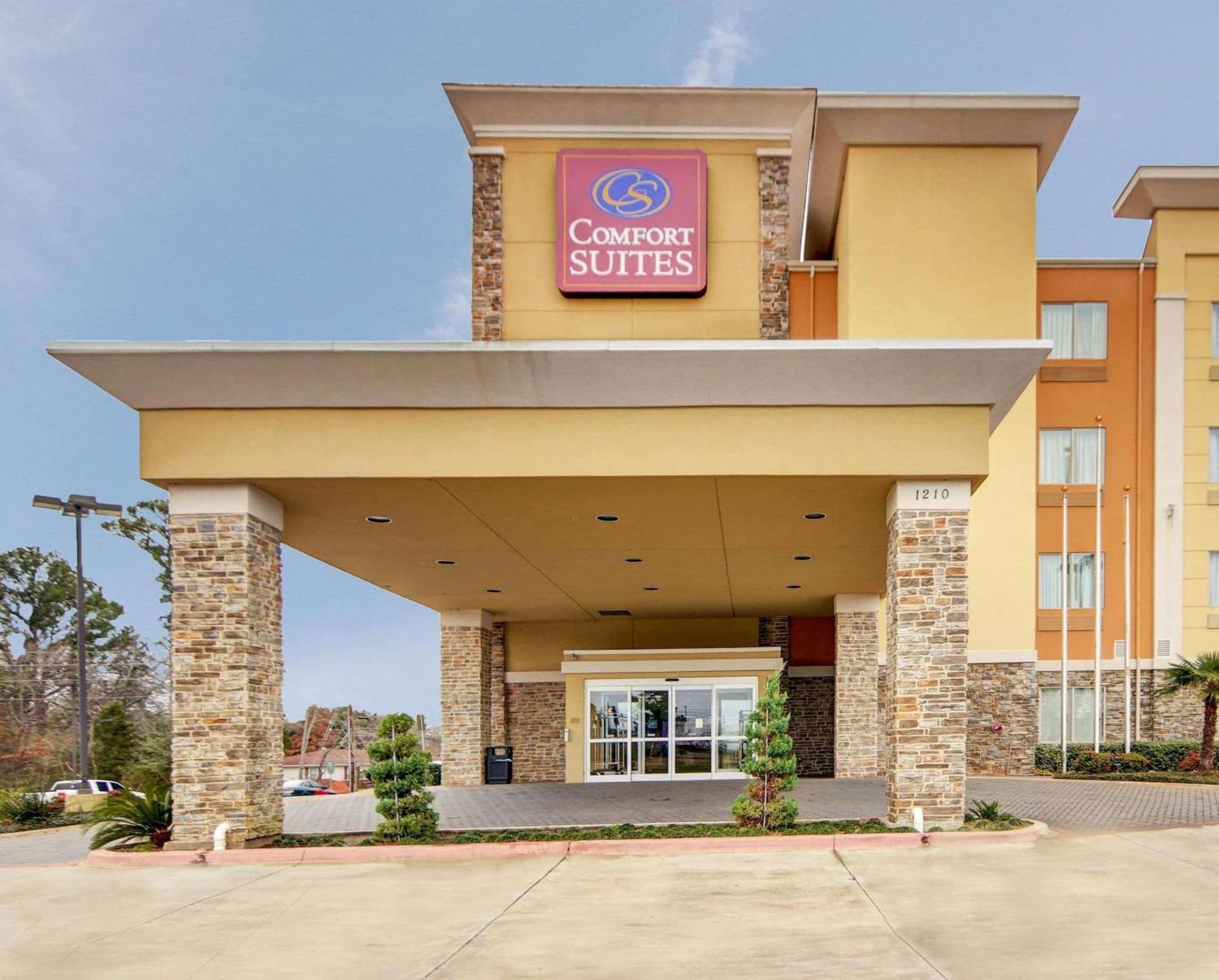Comfort Suites Kilgore interior in Kilgore, TX — gallery photo 2