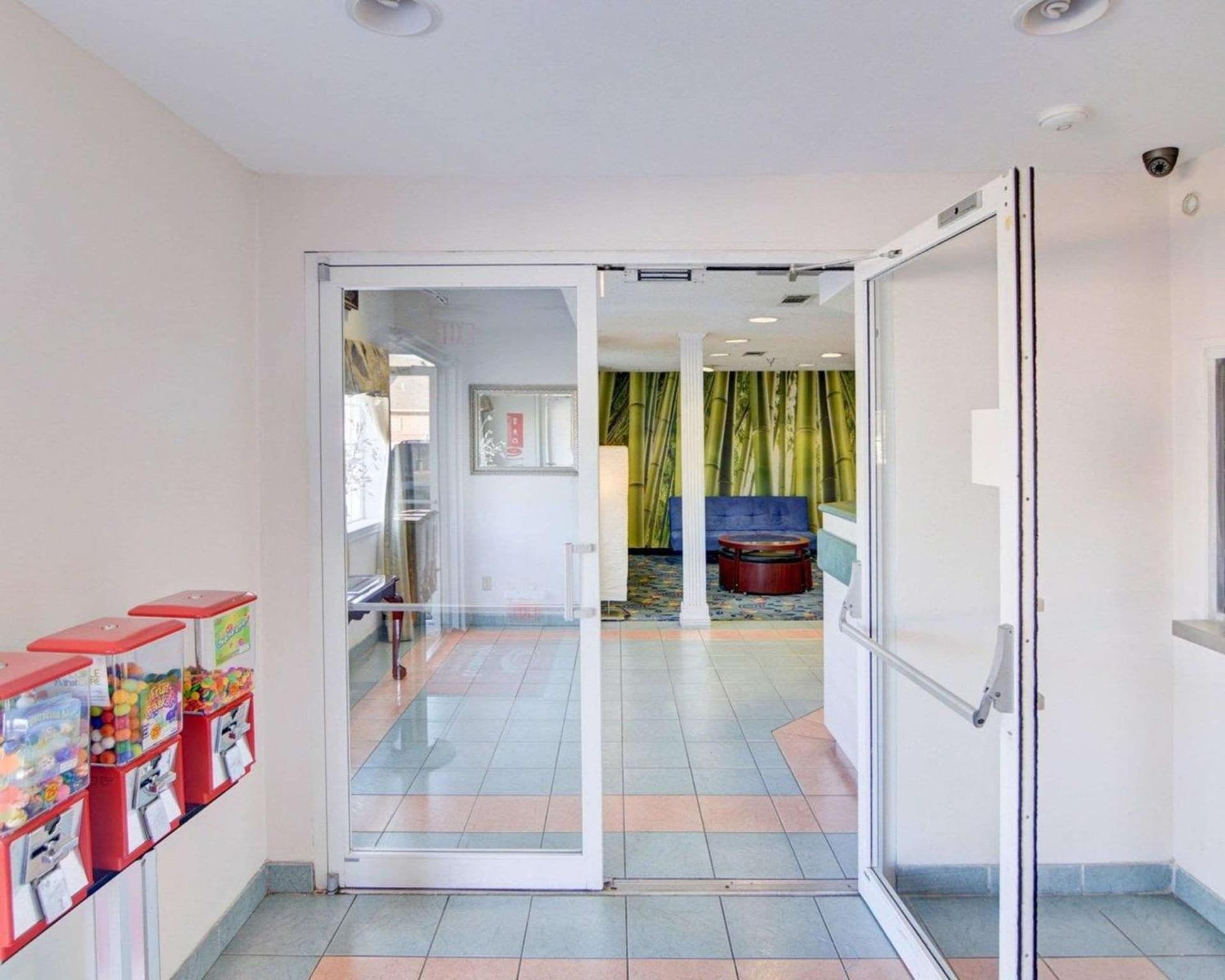 Rodeway Inn & Suites Lewisville I-35 gallery photo in Lewisville, TX — image 9