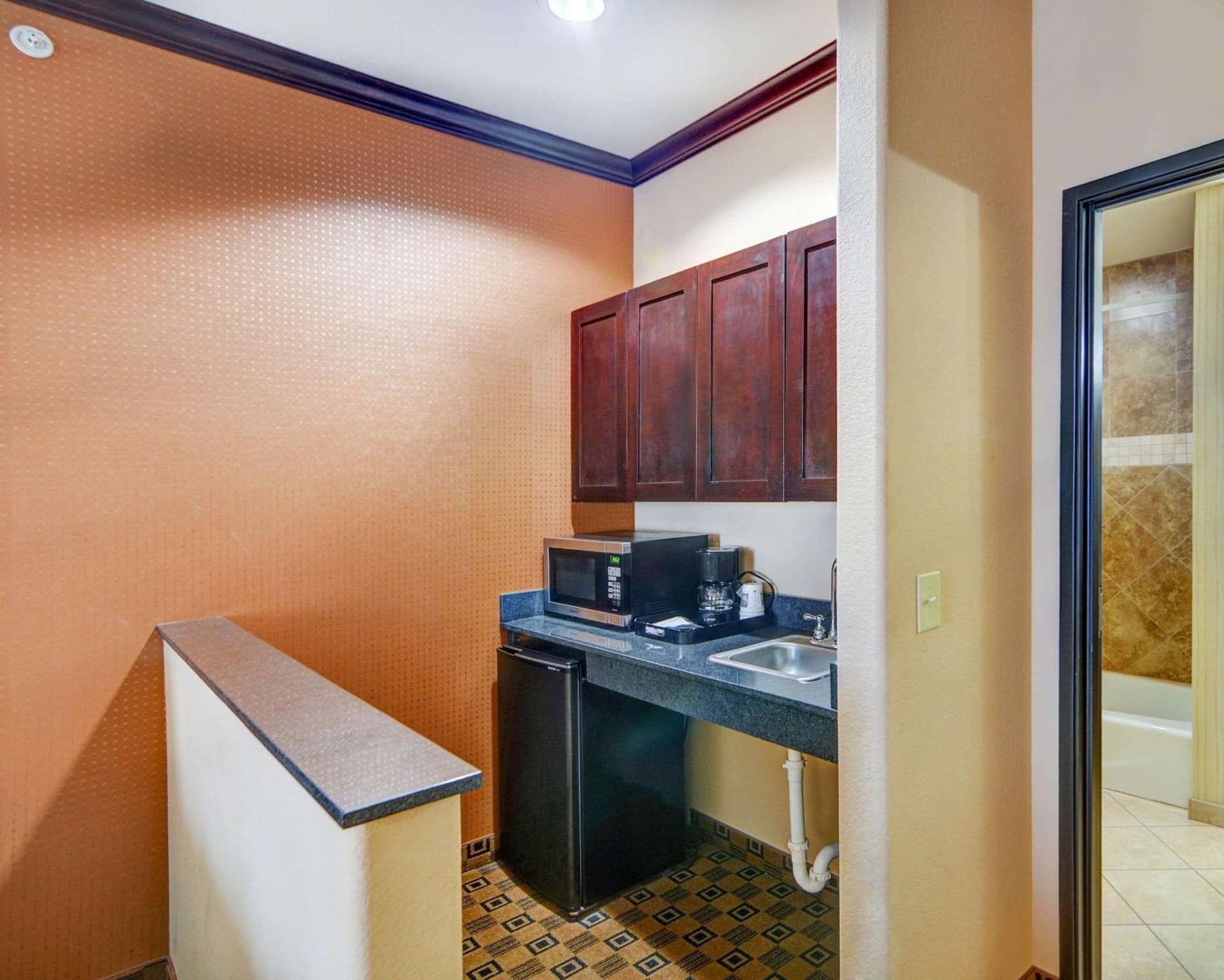 Comfort Suites Kilgore gallery photo in Kilgore, TX — image 9