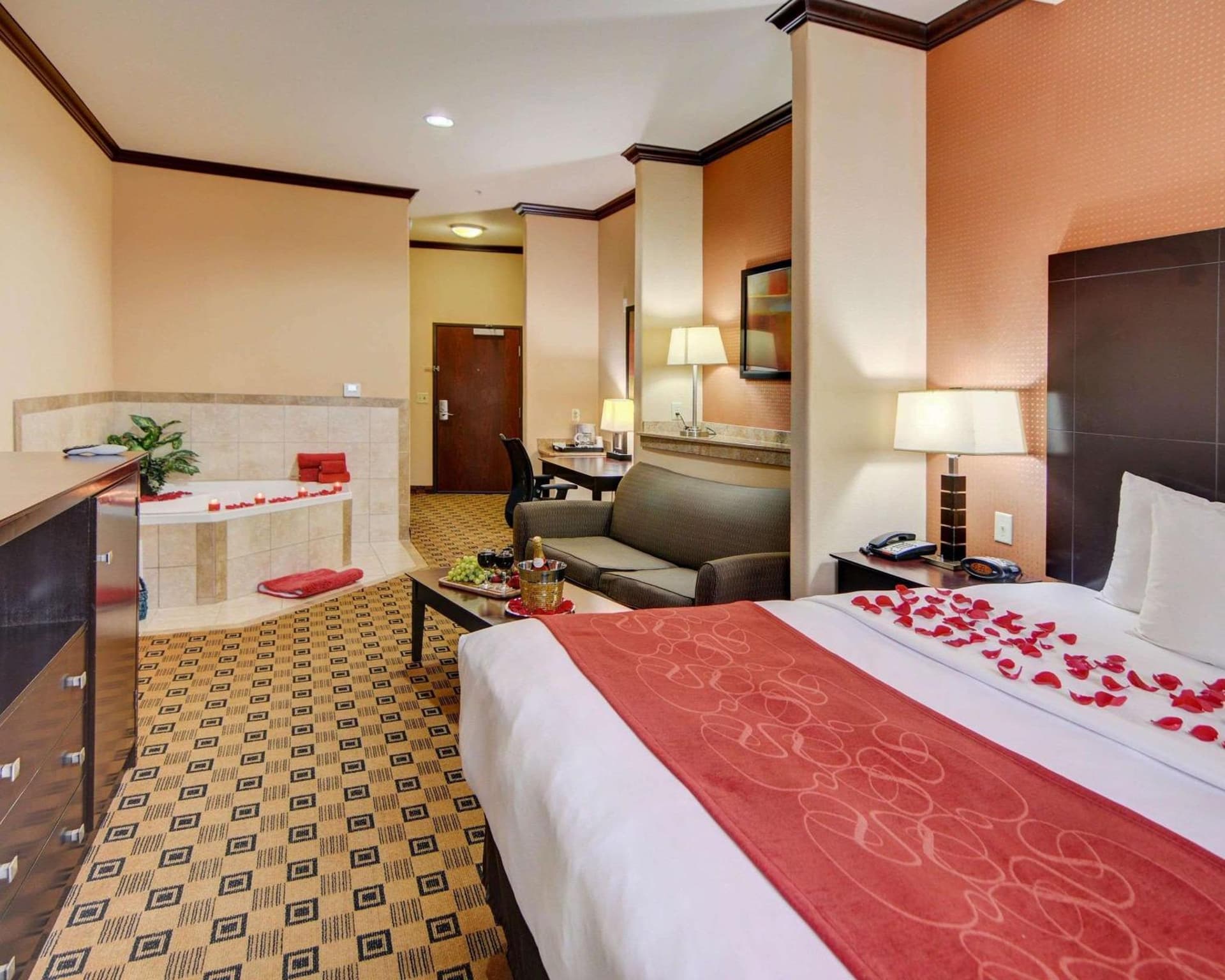 Comfort Suites Kilgore gallery photo in Kilgore, TX — image 11