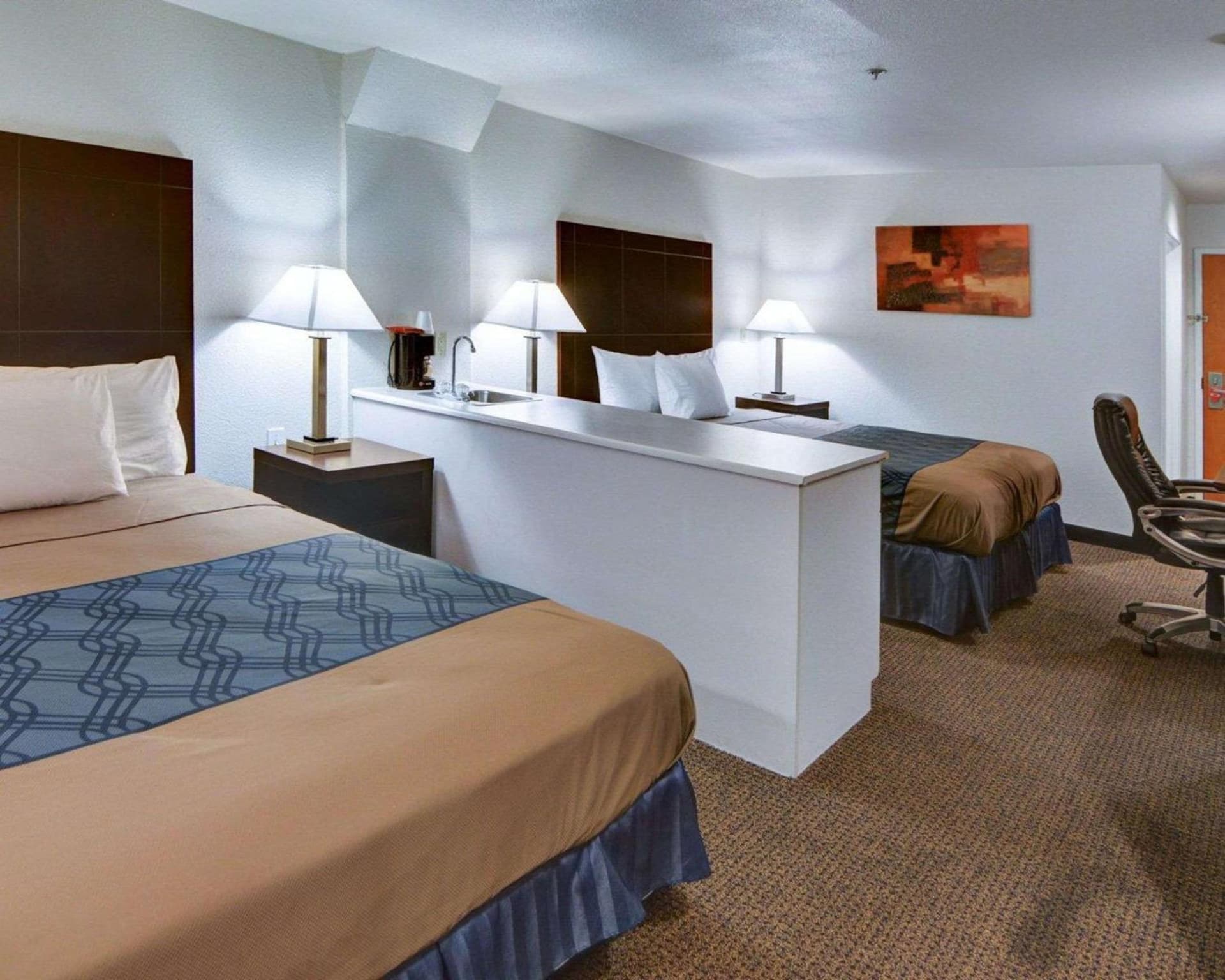 Rodeway Inn & Suites Lewisville I-35 gallery photo in Lewisville, TX — image 15