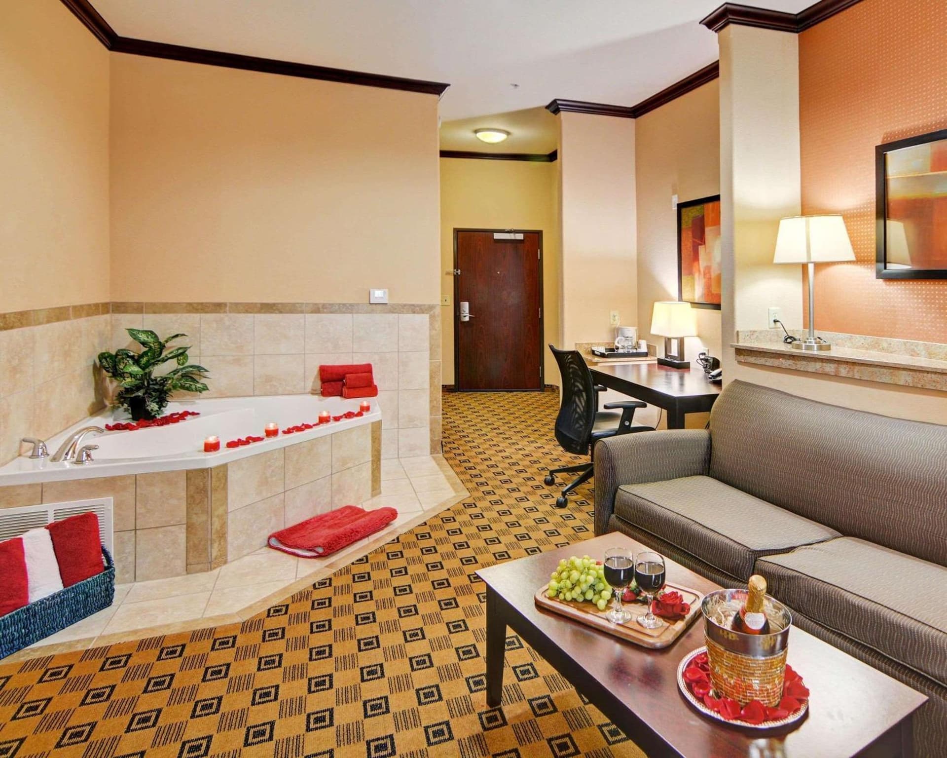 Comfort Suites Kilgore gallery photo in Kilgore, TX — image 24