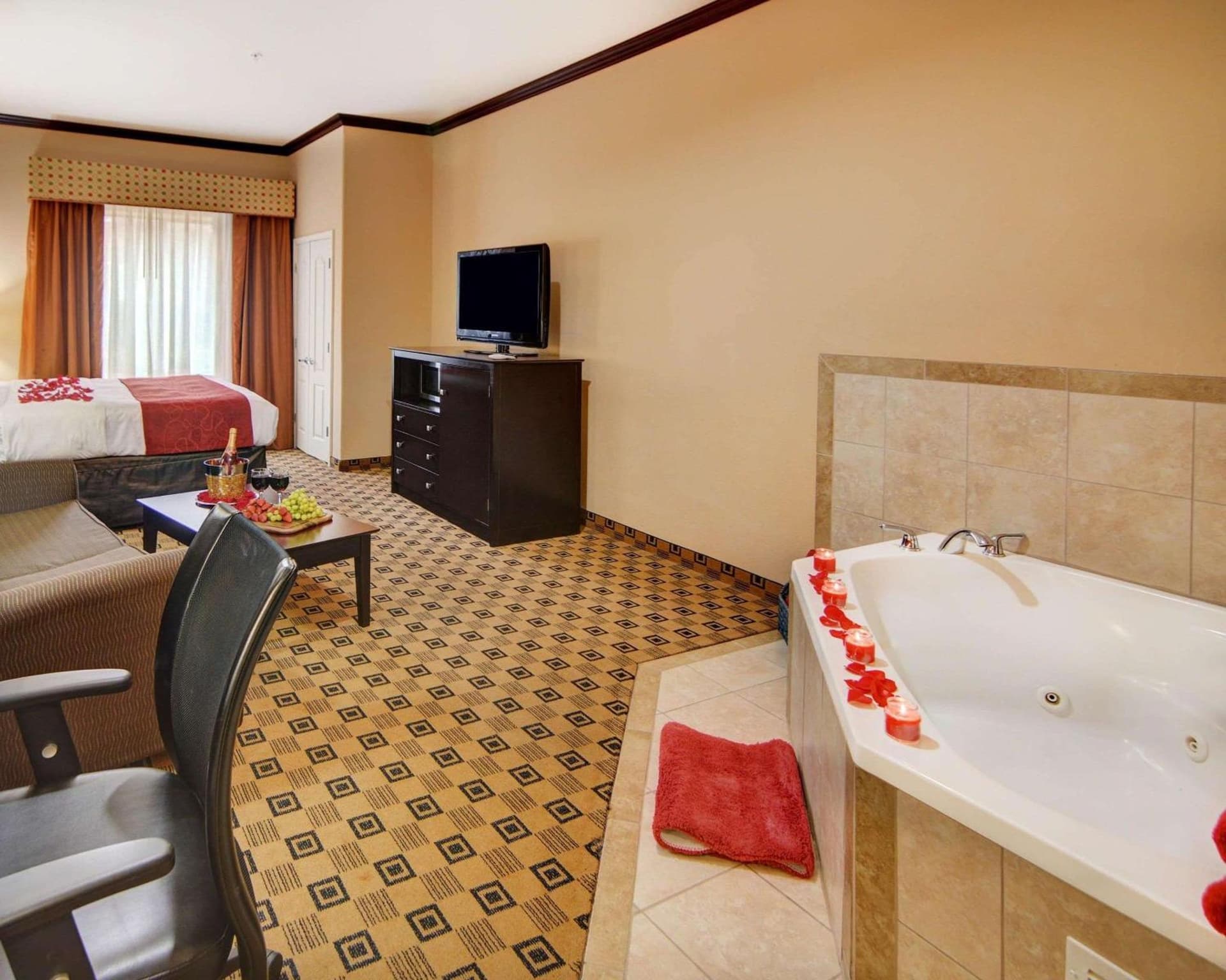 Comfort Suites Kilgore gallery photo in Kilgore, TX — image 10