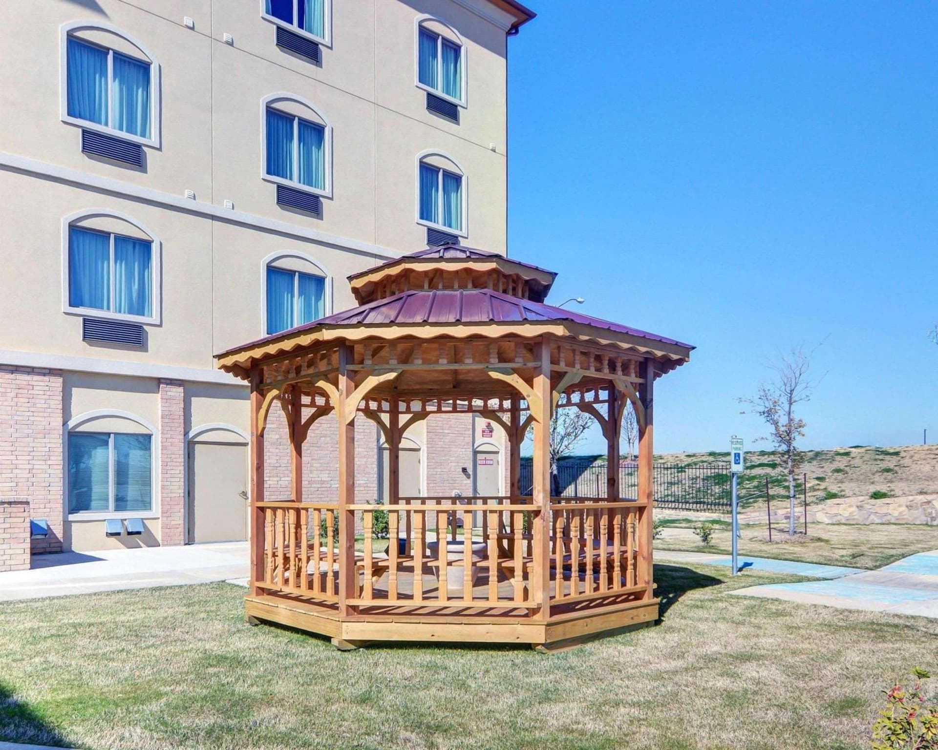 Comfort Suites Lake Worth property views in Fort Worth, TX — gallery photo 3