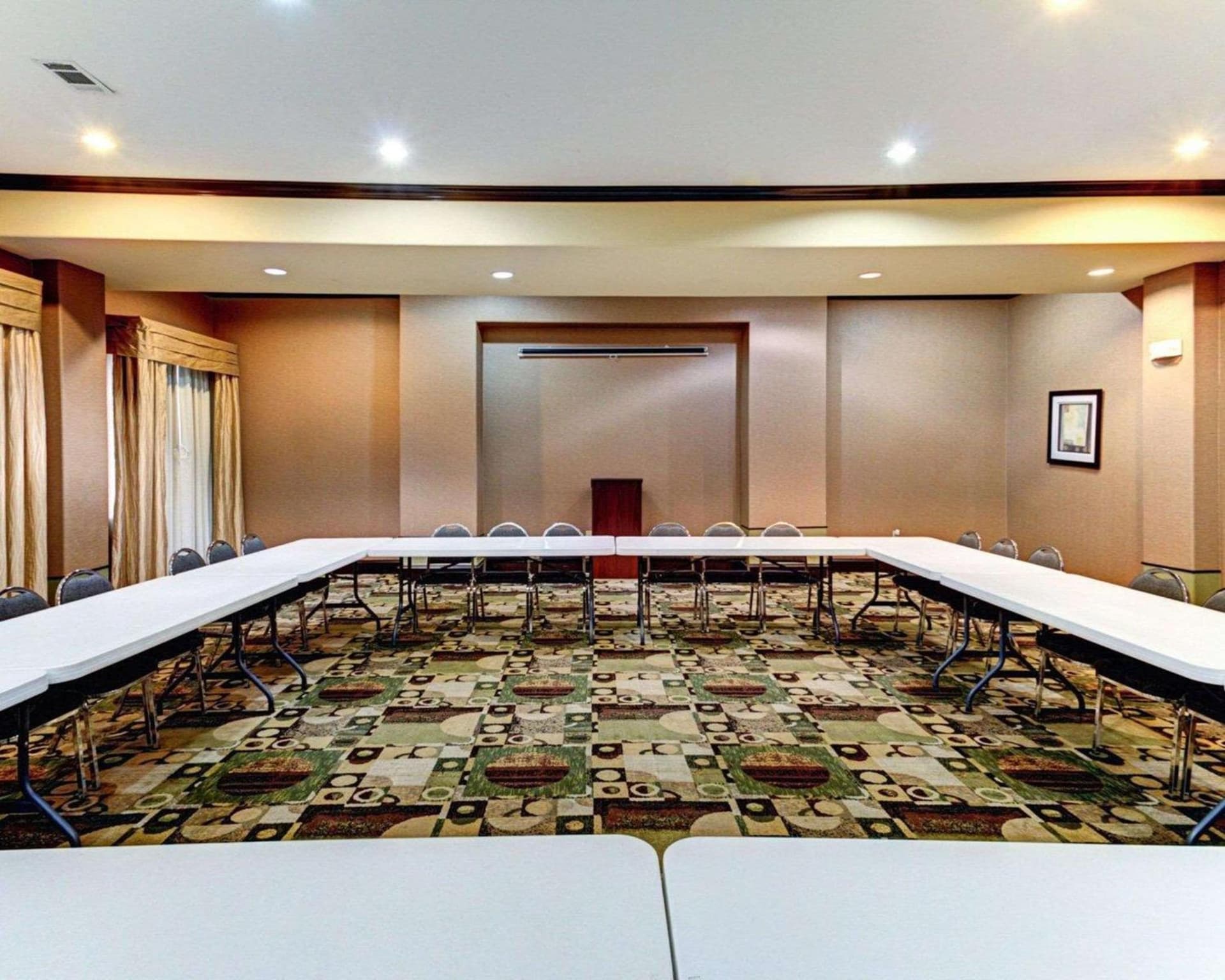 Comfort Suites Waxahachie - Dallas gallery photo in Waxahachie, TX — image 8