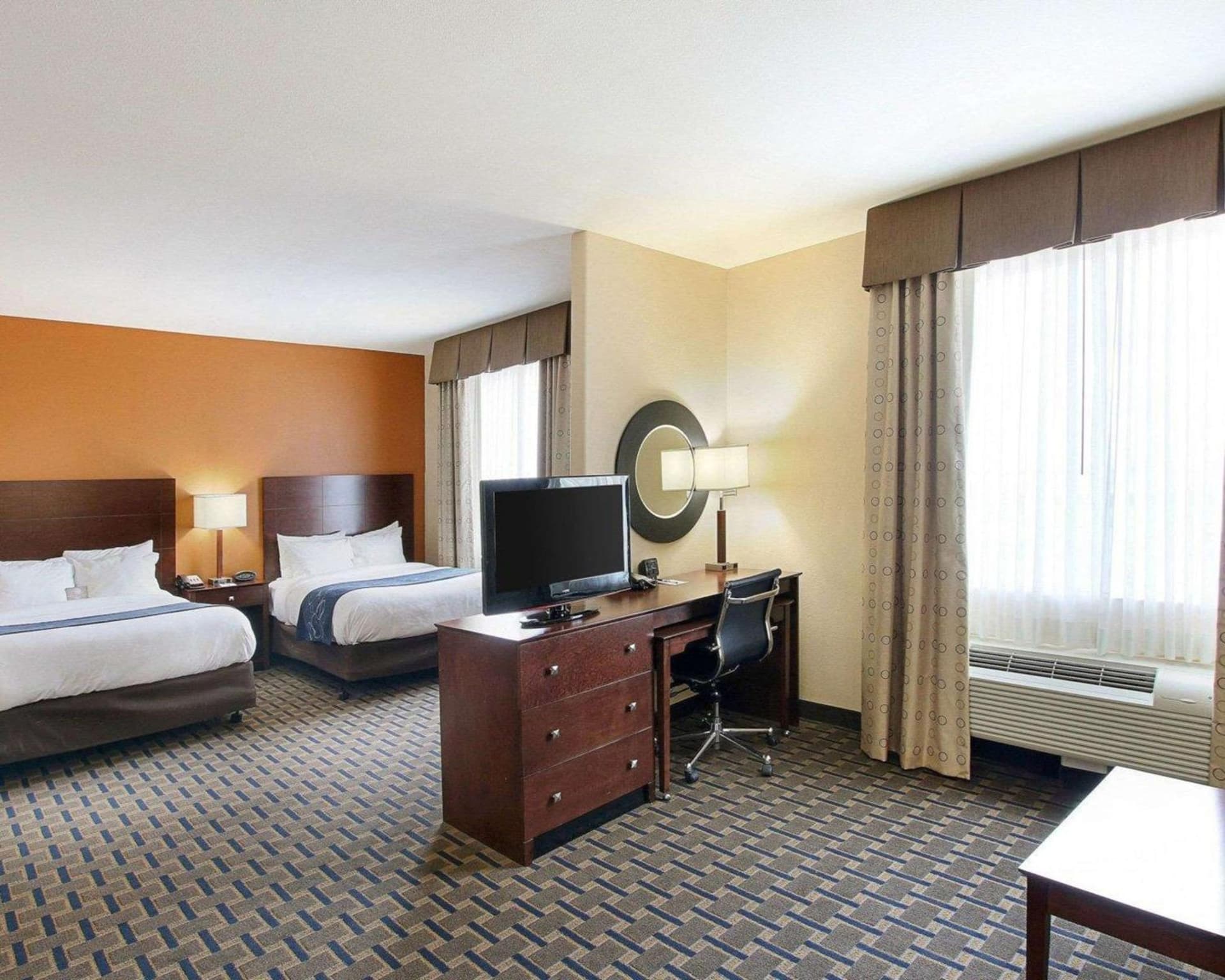 Comfort Suites Waxahachie - Dallas gallery photo in Waxahachie, TX — image 11