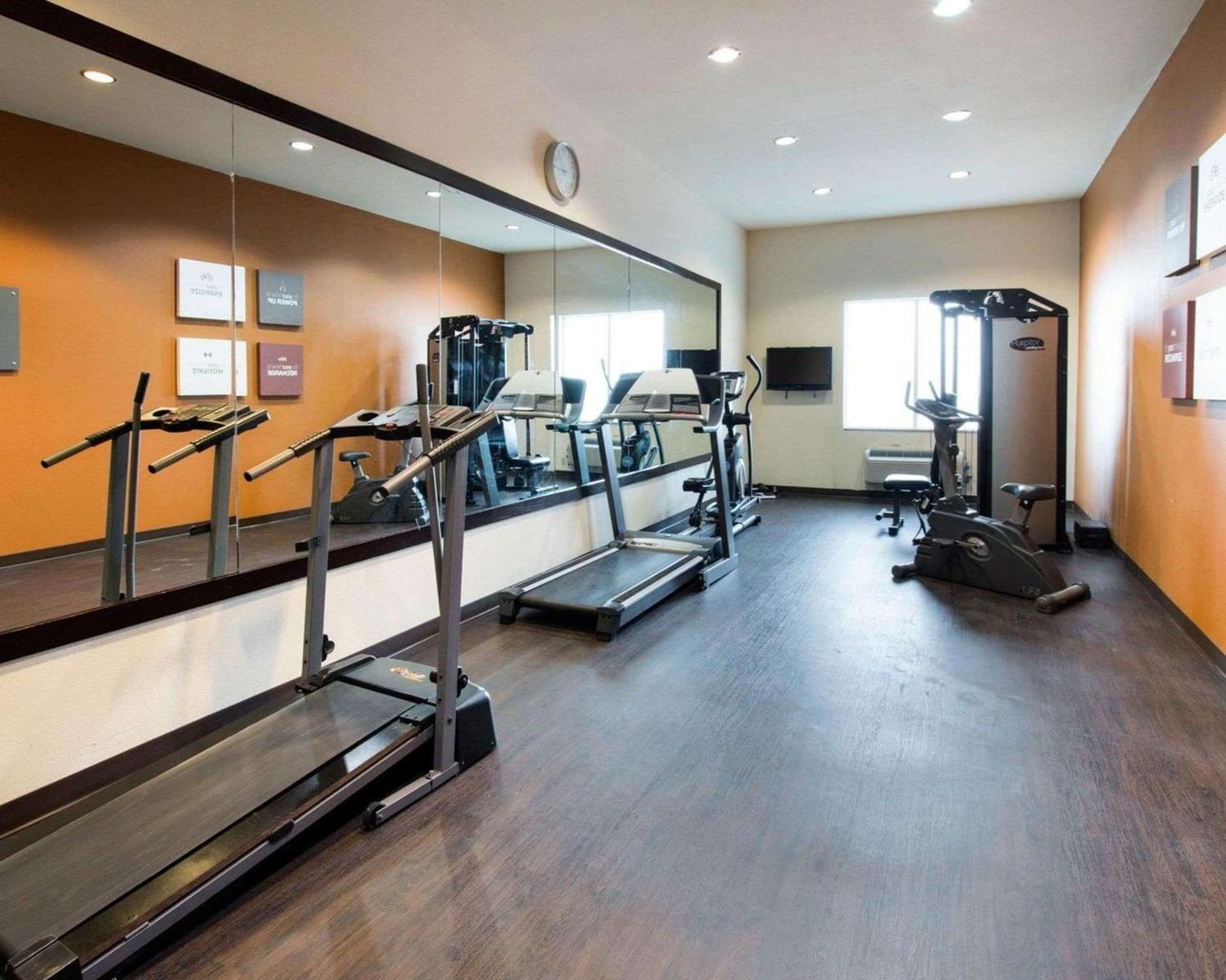 Comfort Suites Waxahachie - Dallas property views in Waxahachie, TX — gallery photo 3
