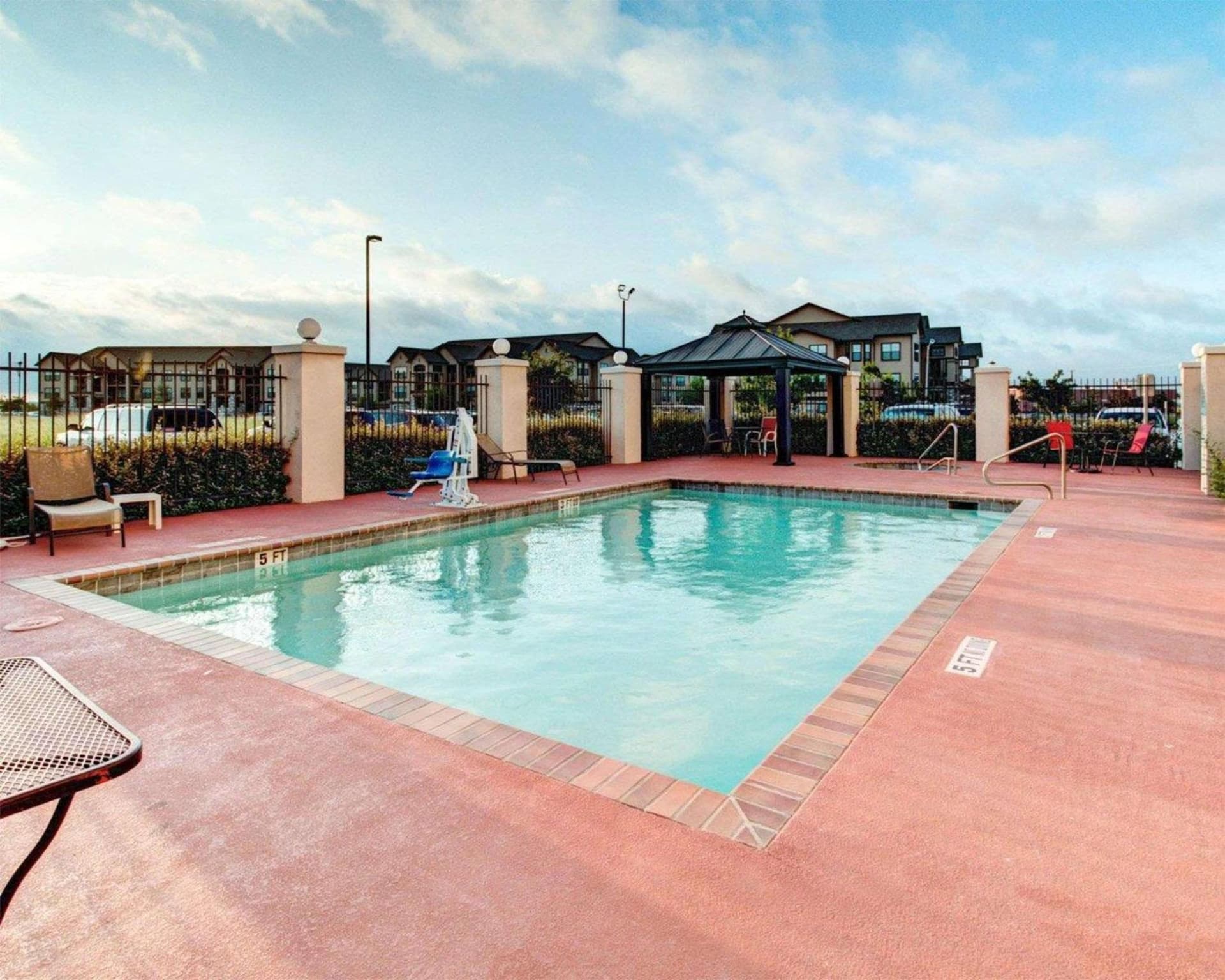 Comfort Suites Waxahachie - Dallas gallery photo in Waxahachie, TX — image 23