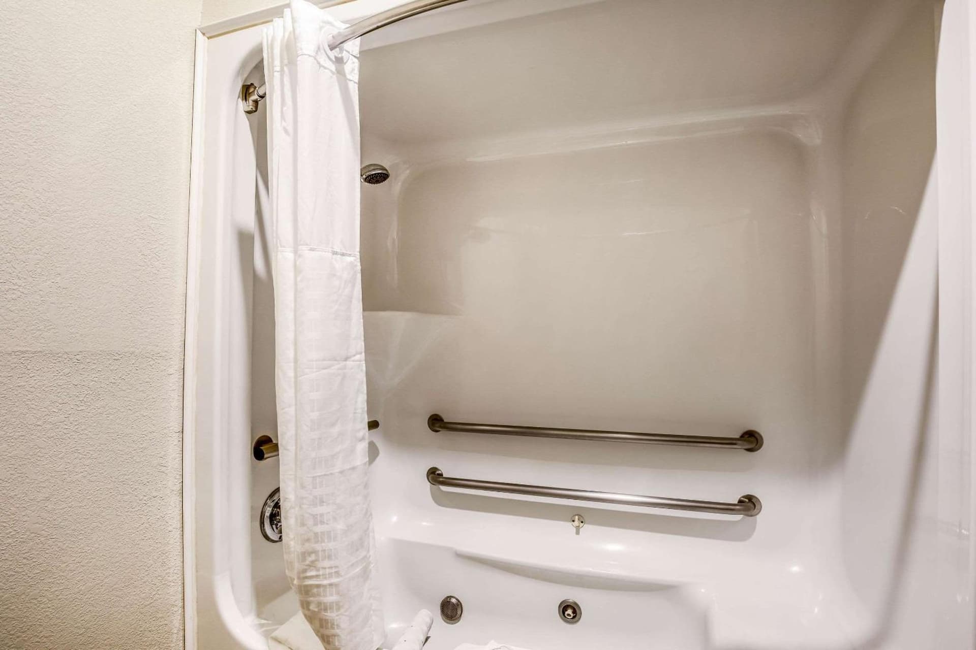 Quality Inn & Suites Seabrook- NASA- Kemah gallery photo in Seabrook, TX — image 18