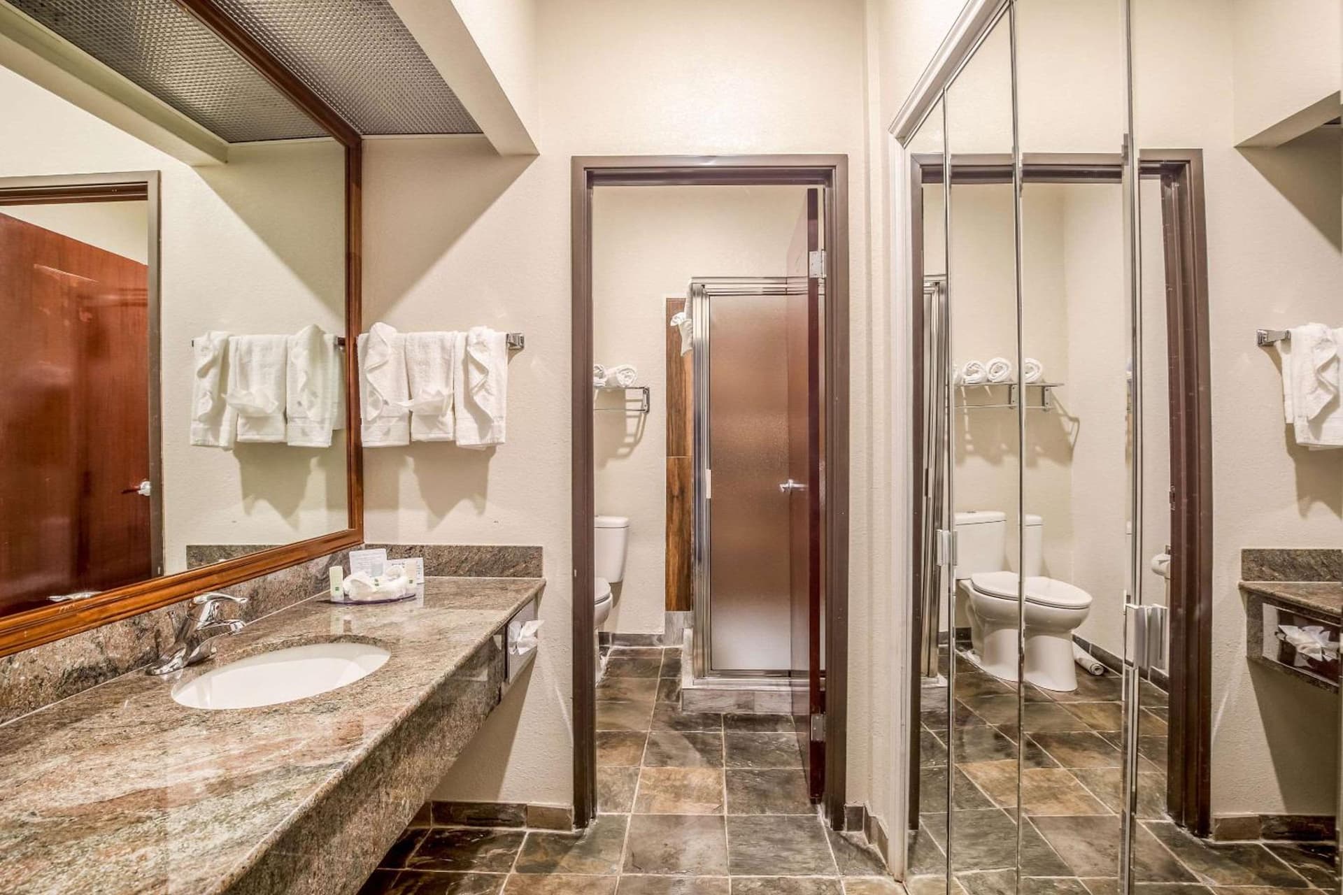 Quality Inn & Suites Seabrook- NASA- Kemah gallery photo in Seabrook, TX — image 8