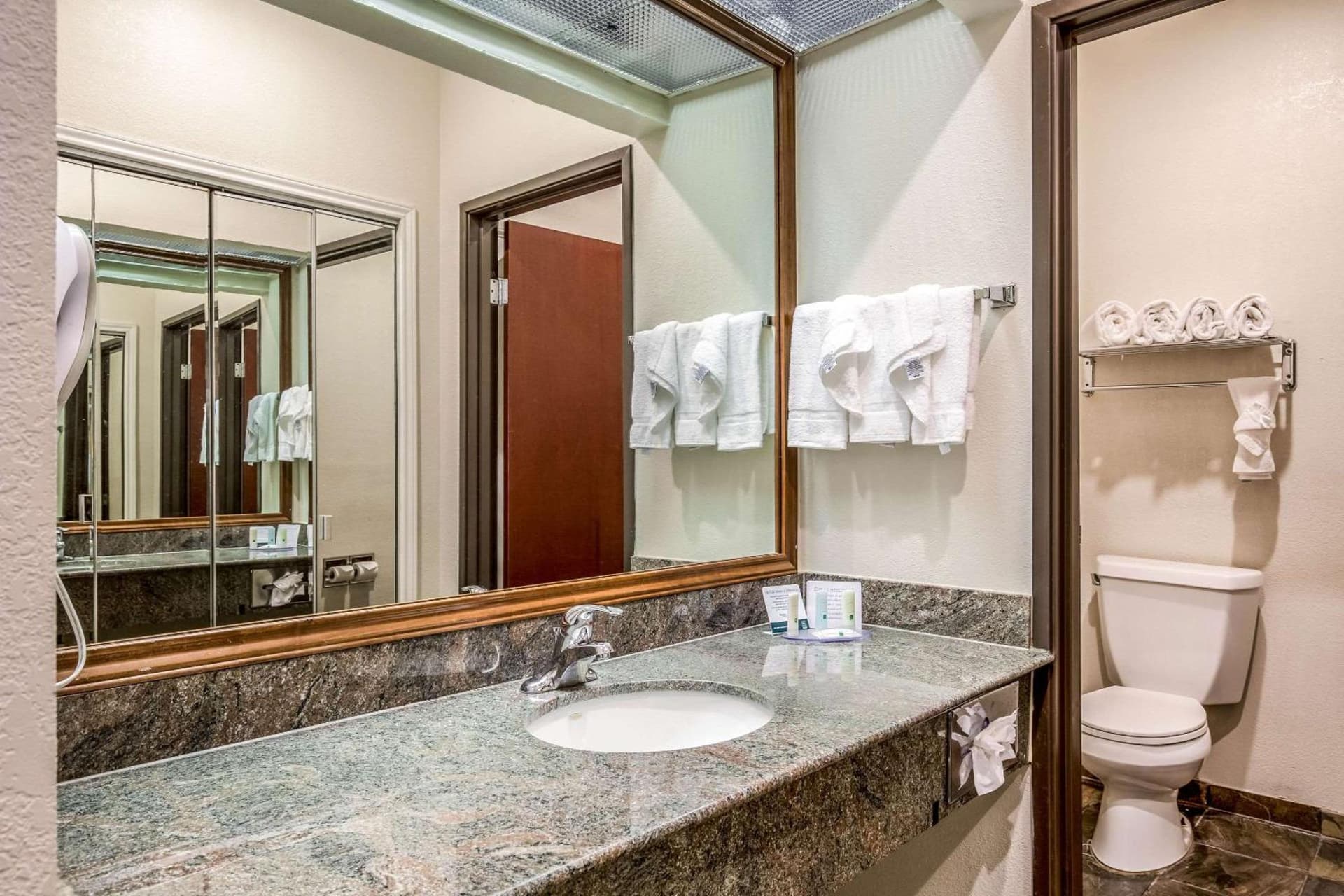 Quality Inn & Suites Seabrook- NASA- Kemah gallery photo in Seabrook, TX — image 9