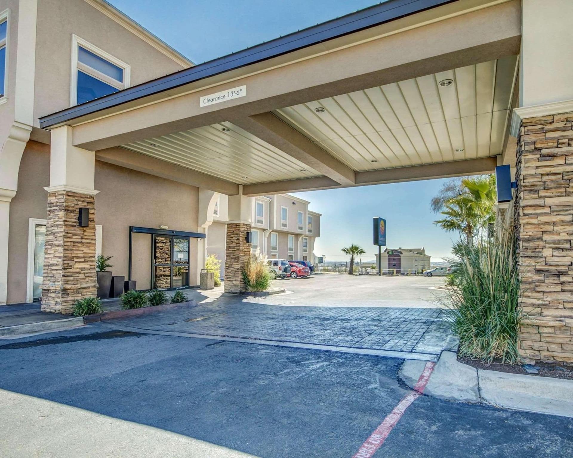 Comfort Inn & Suites El Paso I-10 Airport Area gallery photo in El Paso, TX — image 23