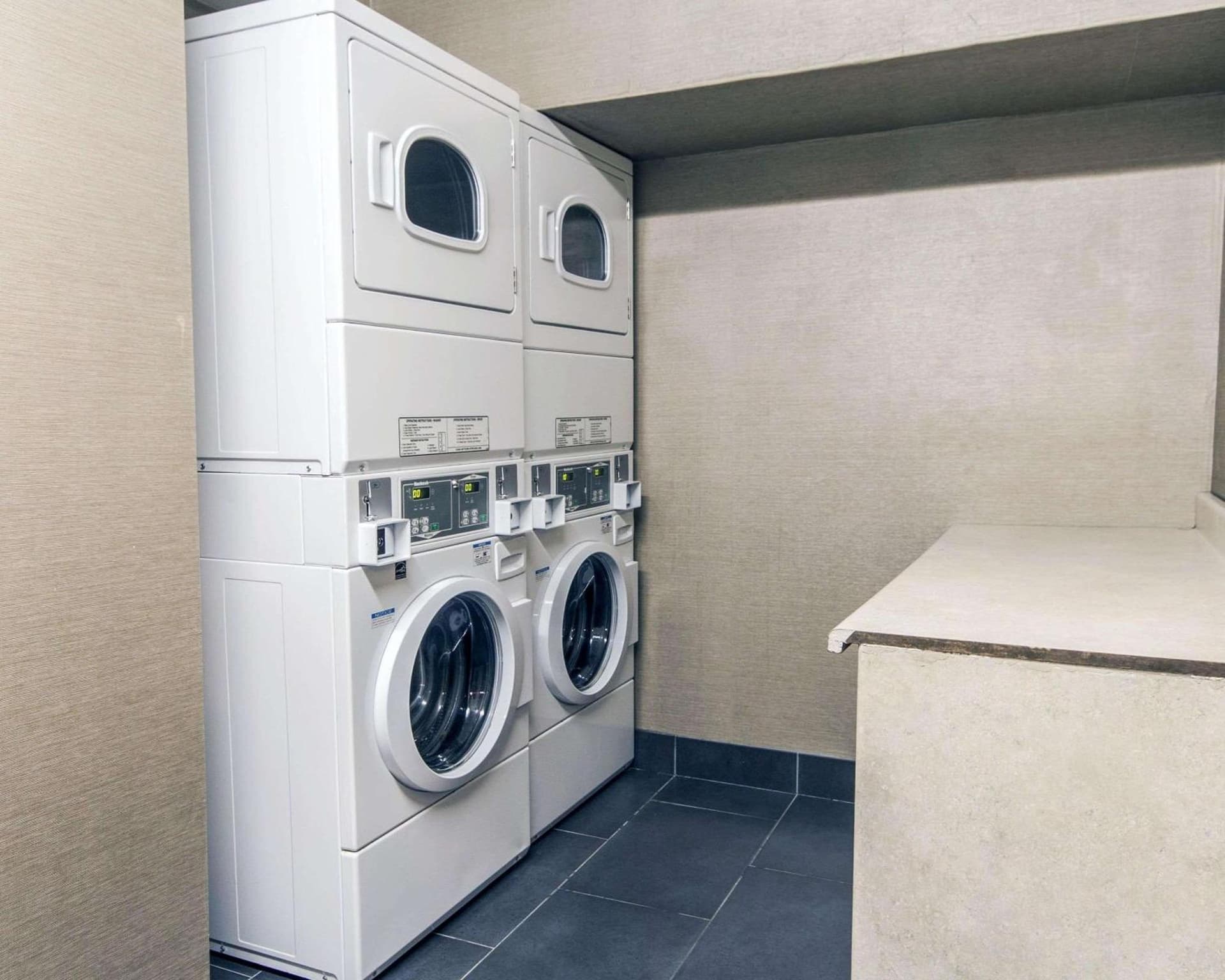 Comfort Inn & Suites El Paso I-10 Airport Area gallery photo in El Paso, TX — image 9