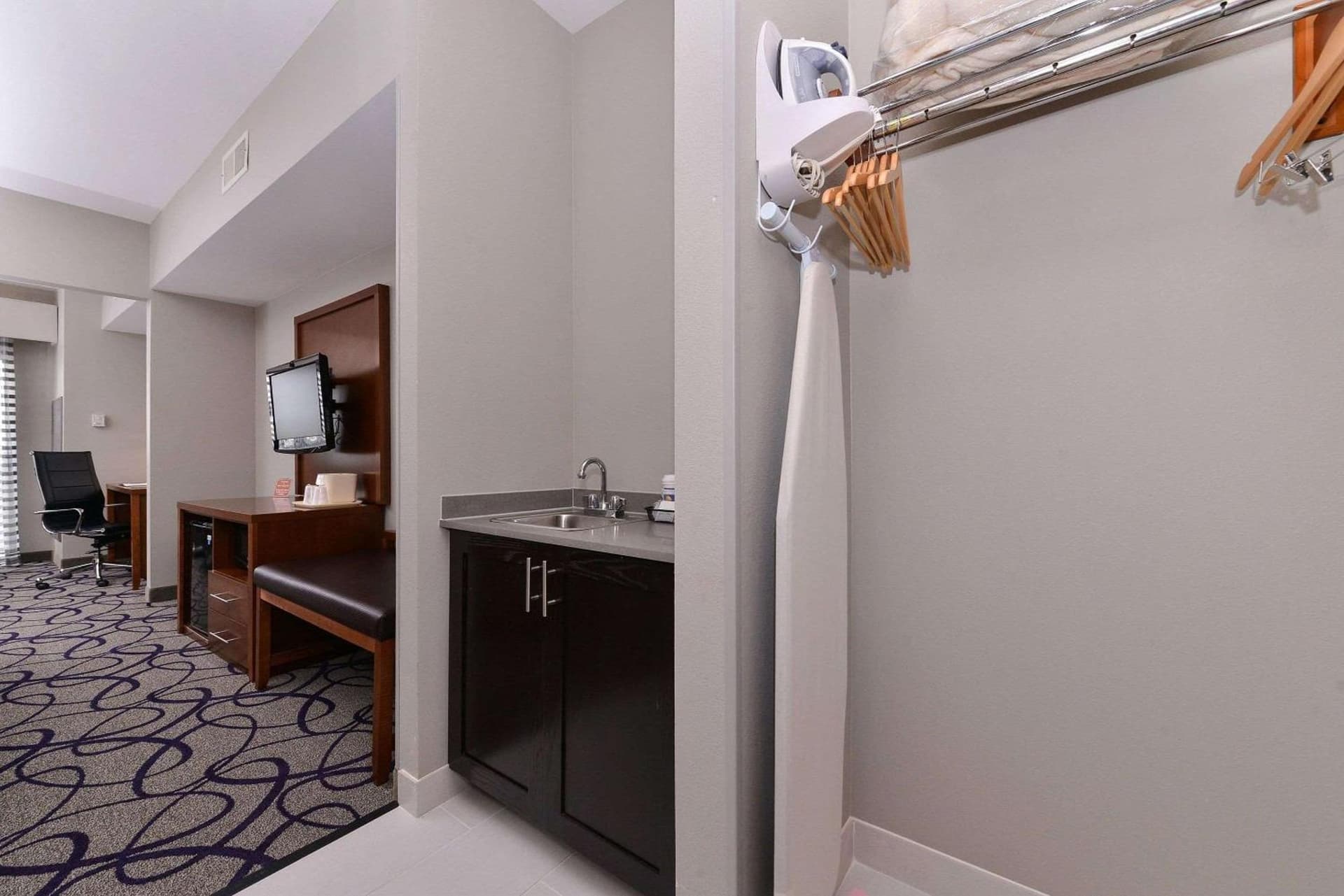 Comfort Inn & Suites Frisco - Plano property views in Frisco, TX — gallery photo 3