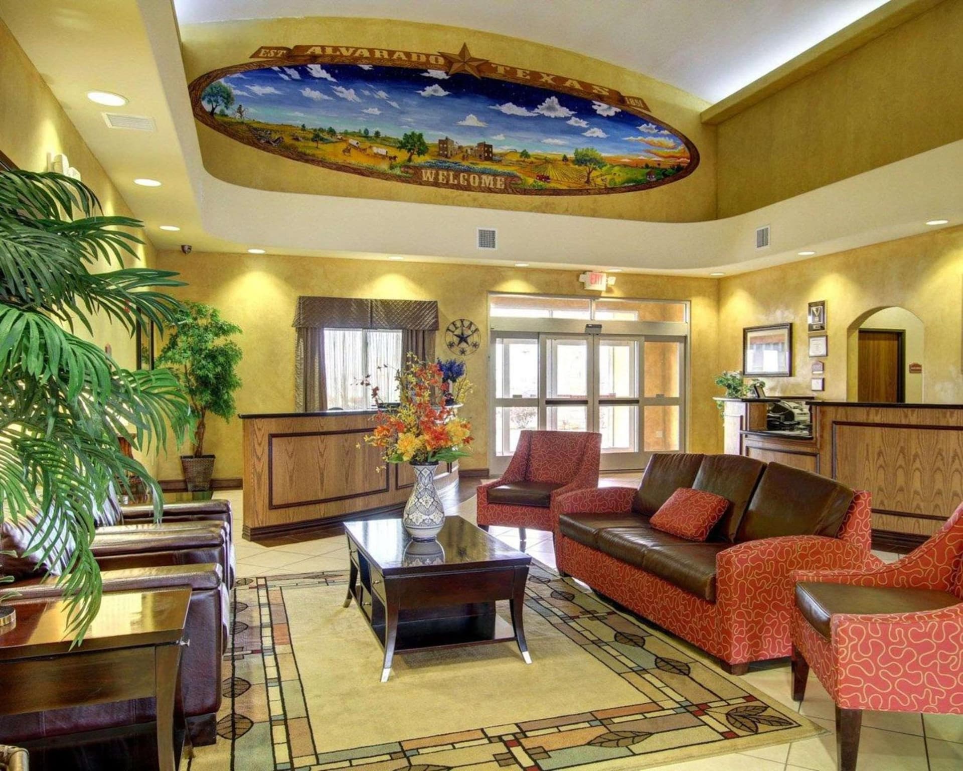 Comfort Inn & Suites Alvarado interior in Alvarado, TX — gallery photo 2