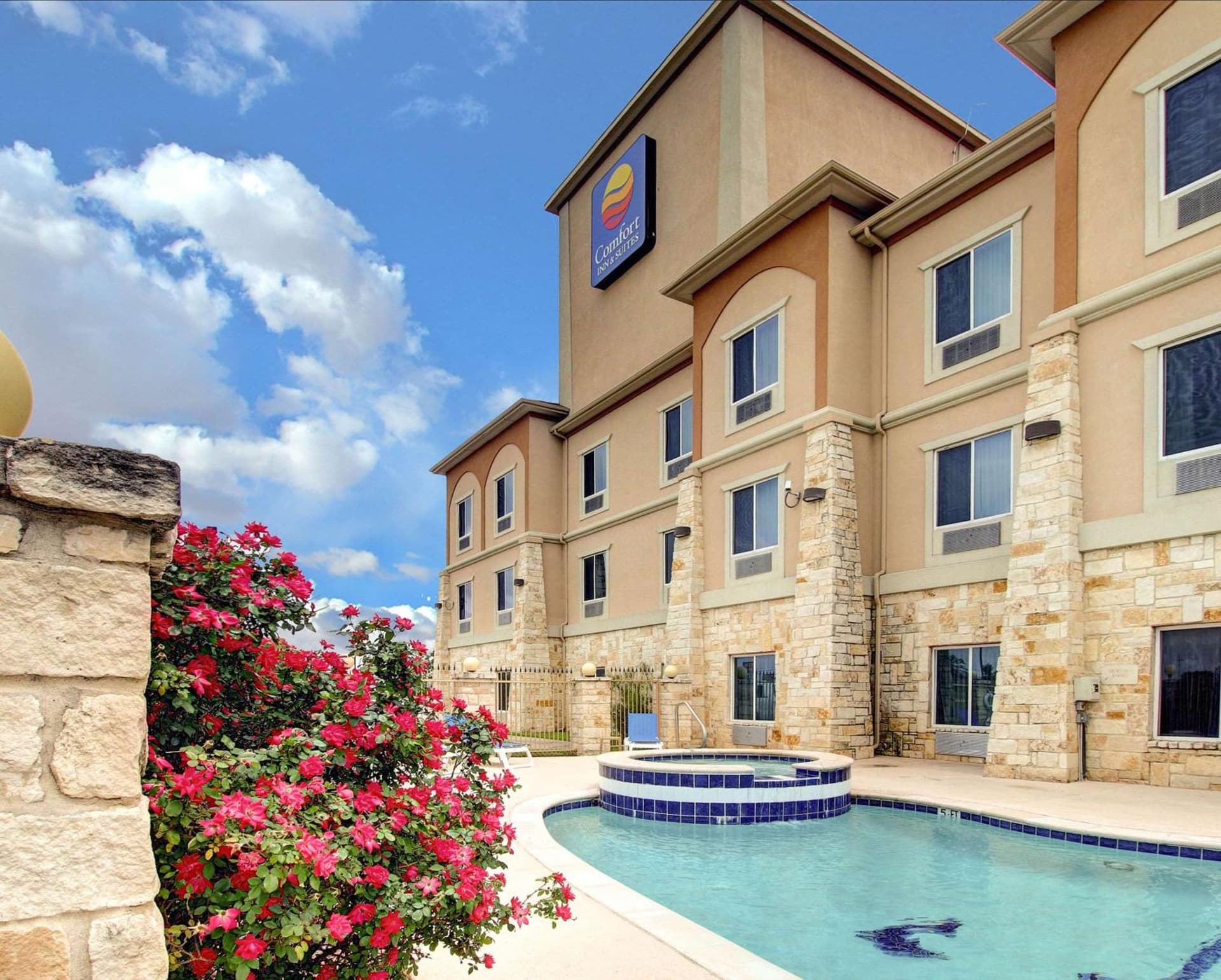 Comfort Inn & Suites Alvarado property views in Alvarado, TX — gallery photo 3