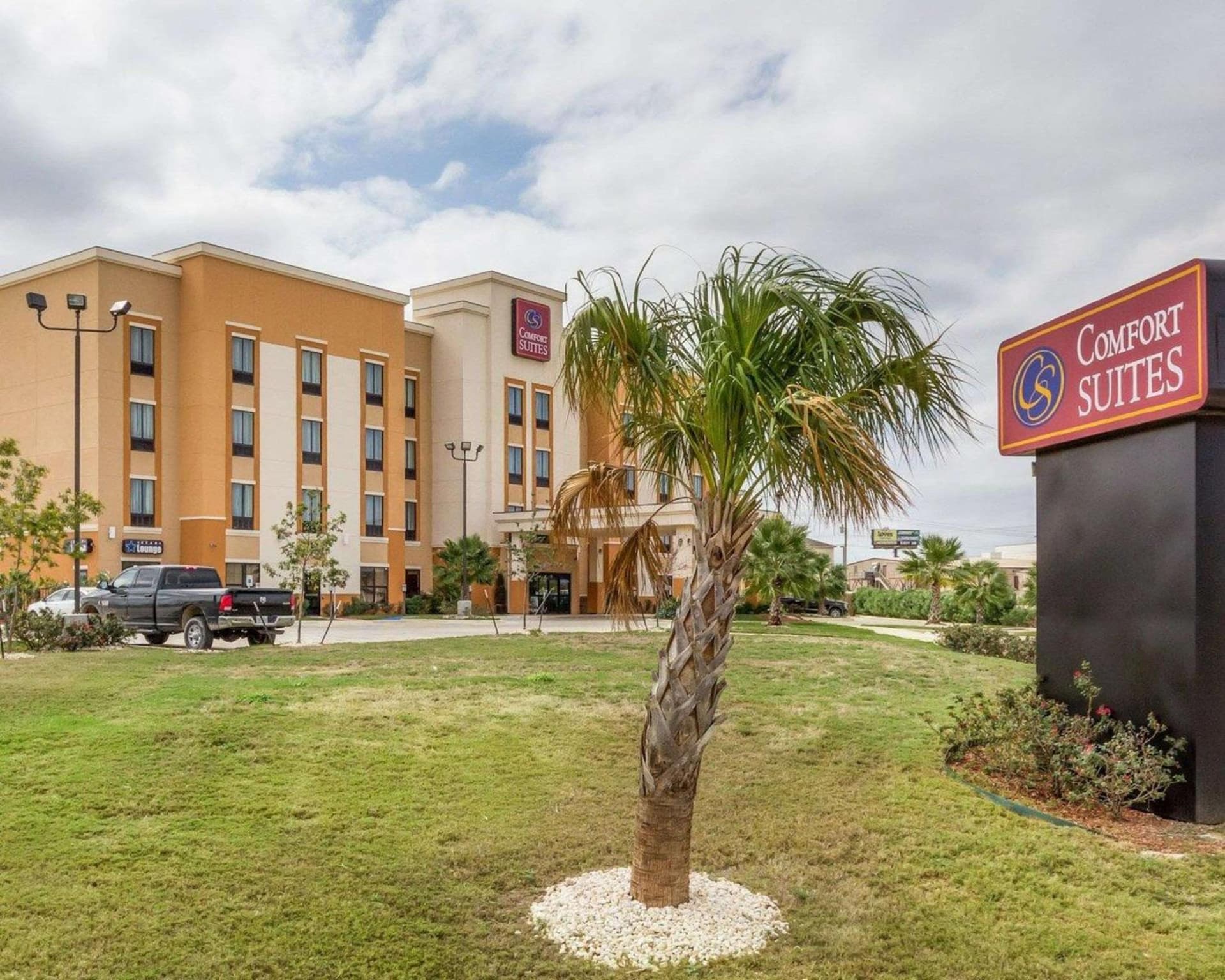 Comfort Suites Cotulla near I-35 interior in Cotulla, TX — gallery photo 2