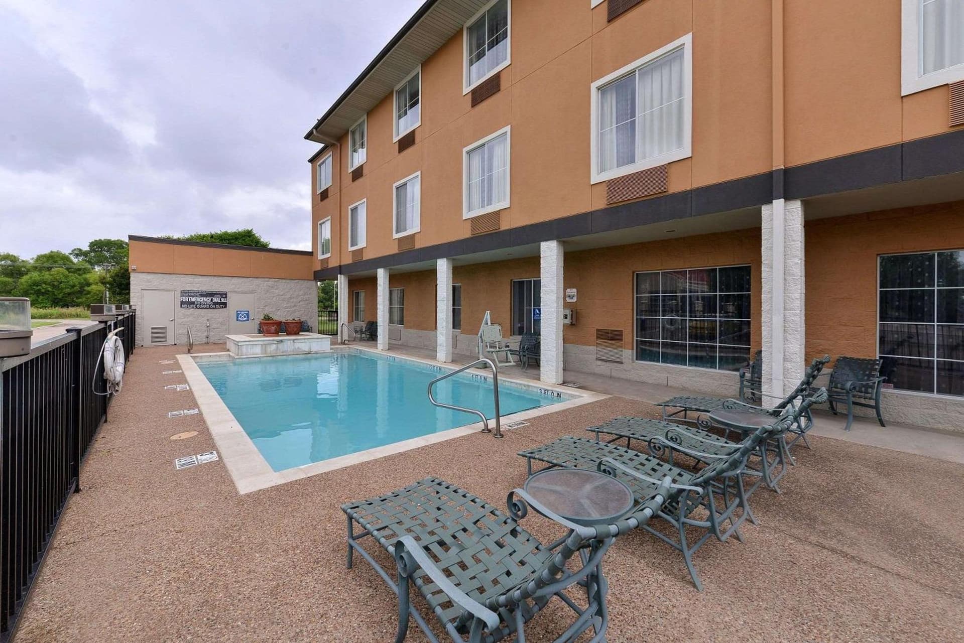 Comfort Inn & Suites Frisco - Plano gallery photo in Frisco, TX — image 15