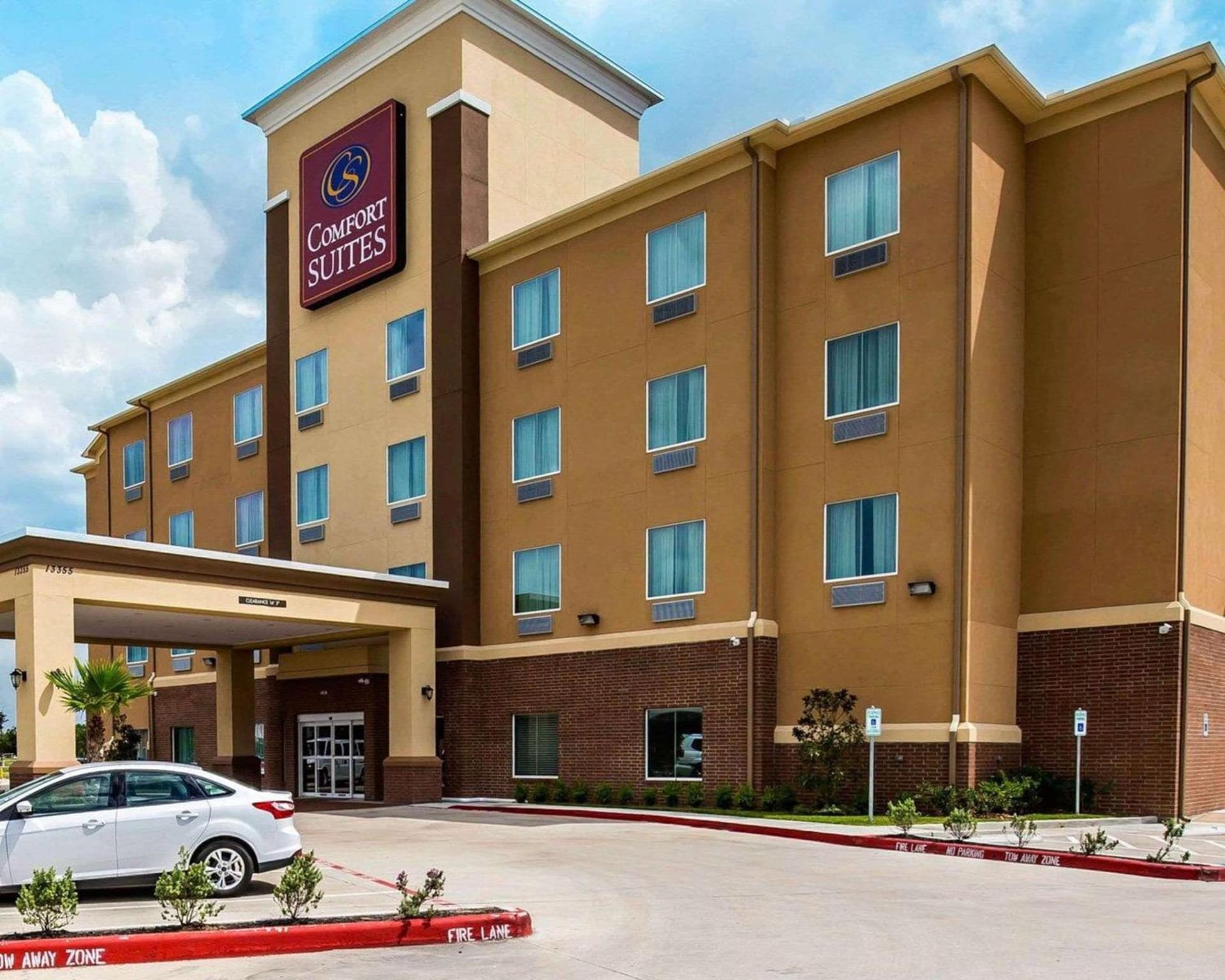 Comfort Suites Northwest - Cy - Fair interior in Houston, TX — gallery photo 2