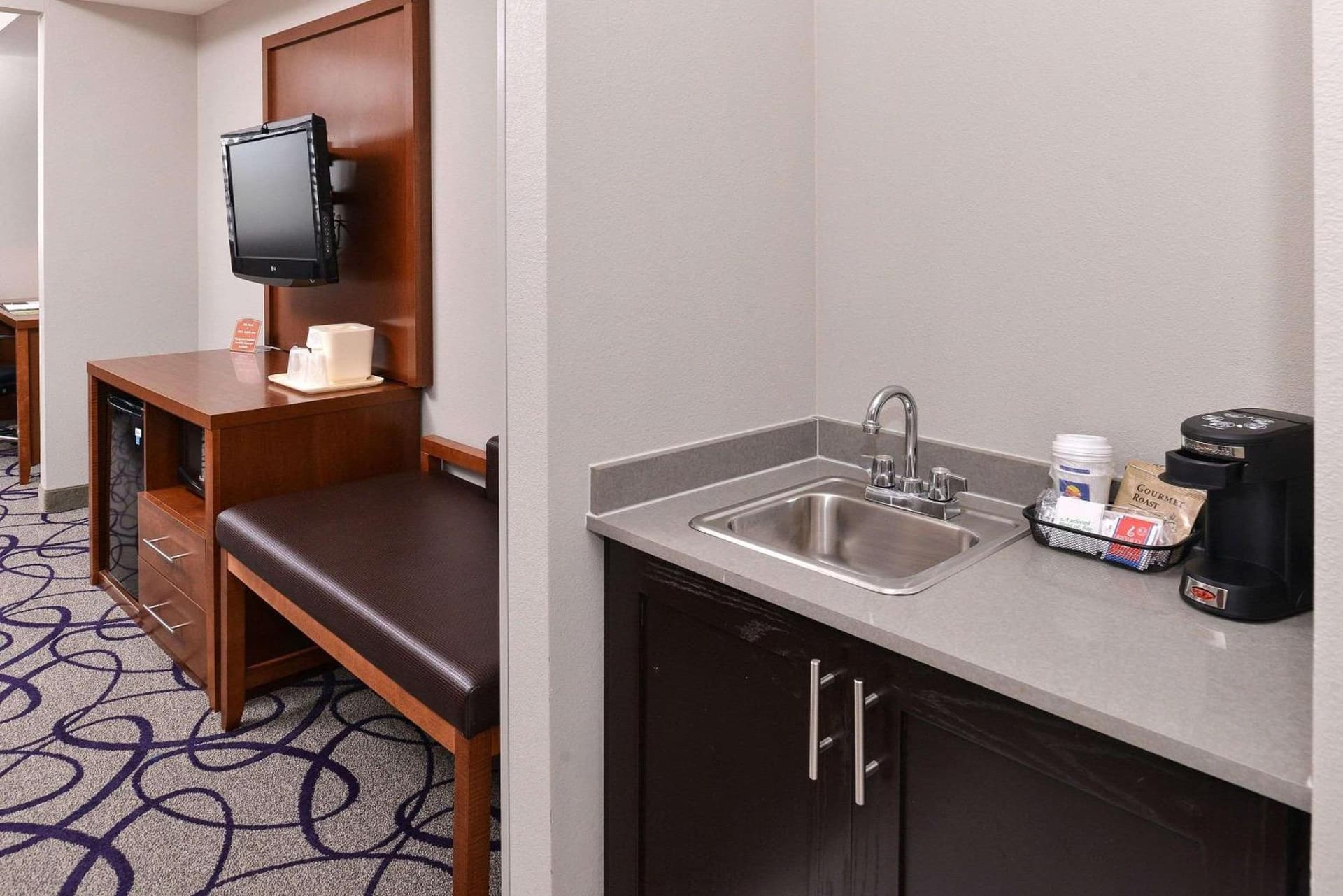 Comfort Inn & Suites Frisco - Plano gallery photo in Frisco, TX — image 5