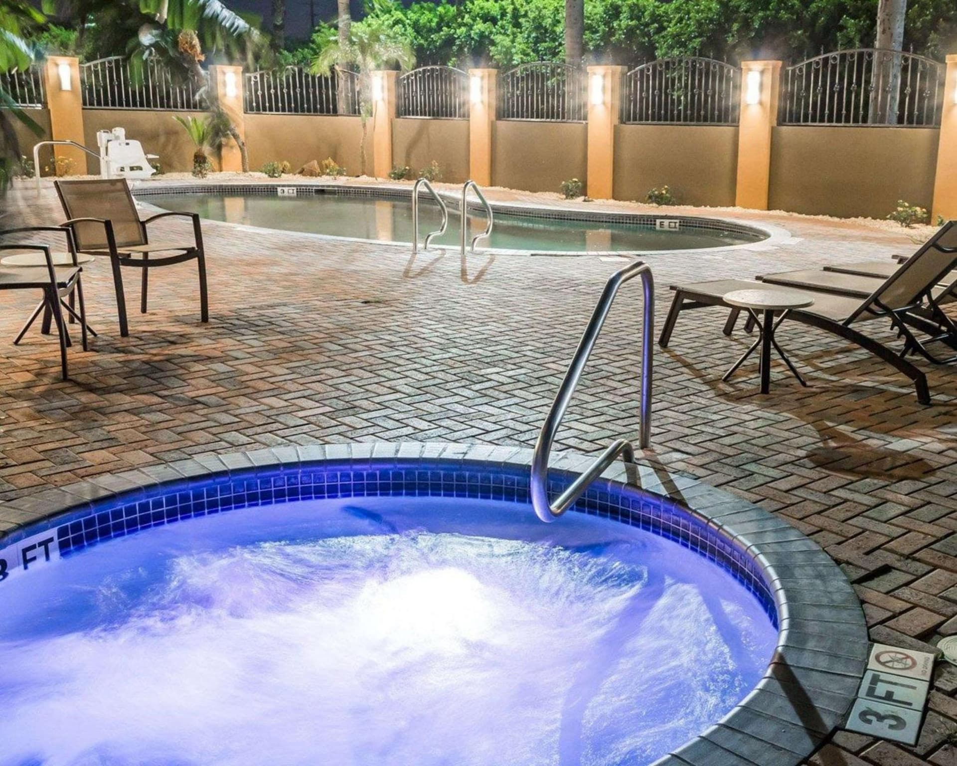 Comfort Inn & Suites Pharr - McAllen interior in Pharr, TX — gallery photo 2
