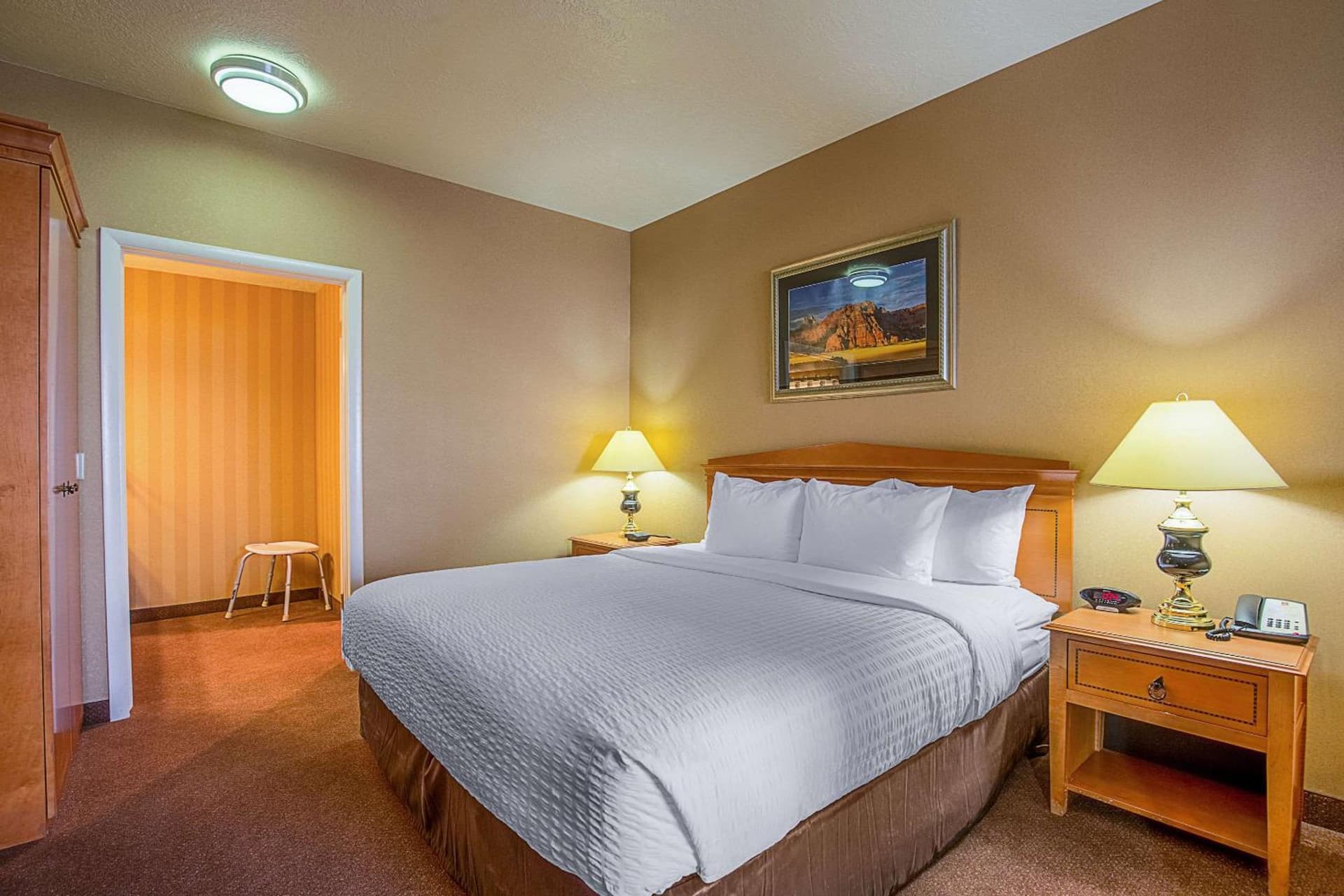 Clarion Suites St George - Convention Center Area gallery photo in St. George, UT — image 10