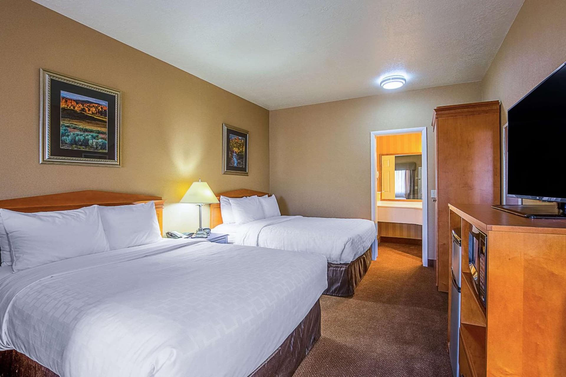Clarion Suites St George - Convention Center Area gallery photo in St. George, UT — image 15