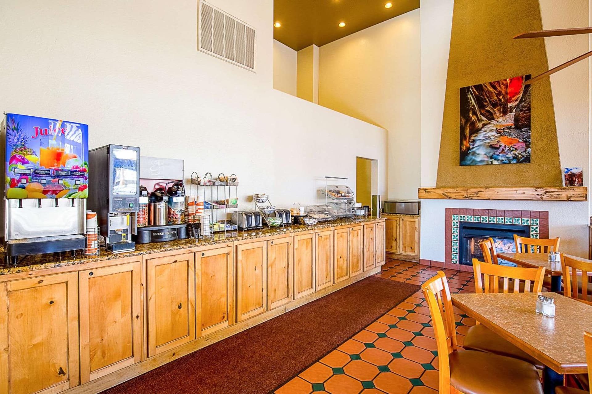 Clarion Suites St George - Convention Center Area gallery photo in St. George, UT — image 6