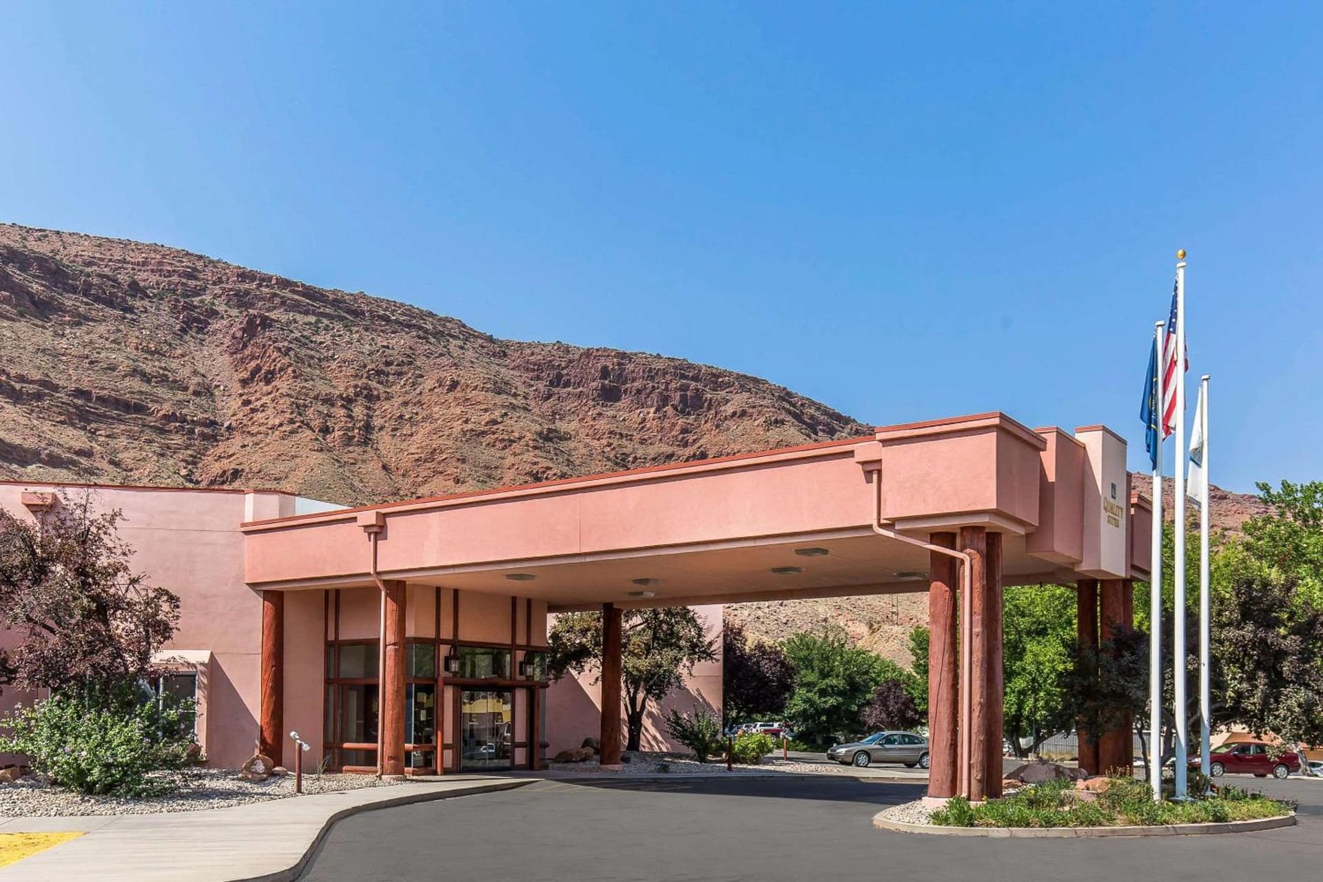 Quality Suites Moab near Arches National Park featured exterior or lobby in Moab, UT — similar hotel