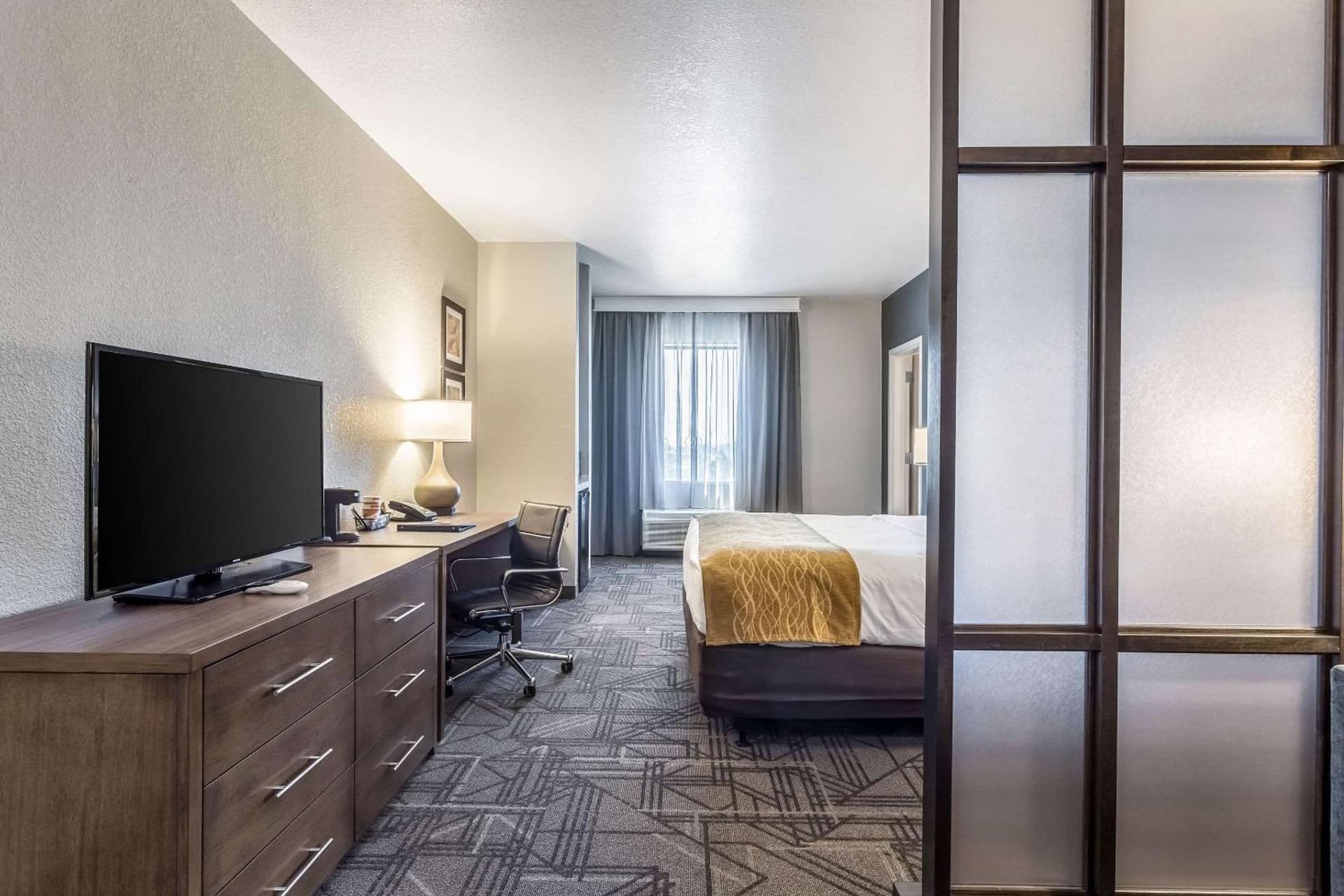 Comfort Inn & Suites Salt Lake City Airport property views in Salt Lake City, UT — gallery photo 3