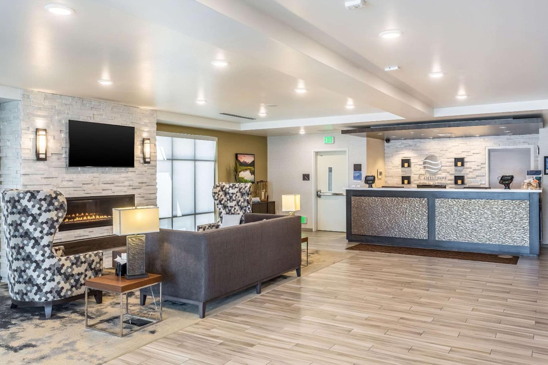 Comfort Inn & Suites Salt Lake City Airport property views in Salt Lake City, UT — gallery photo 3