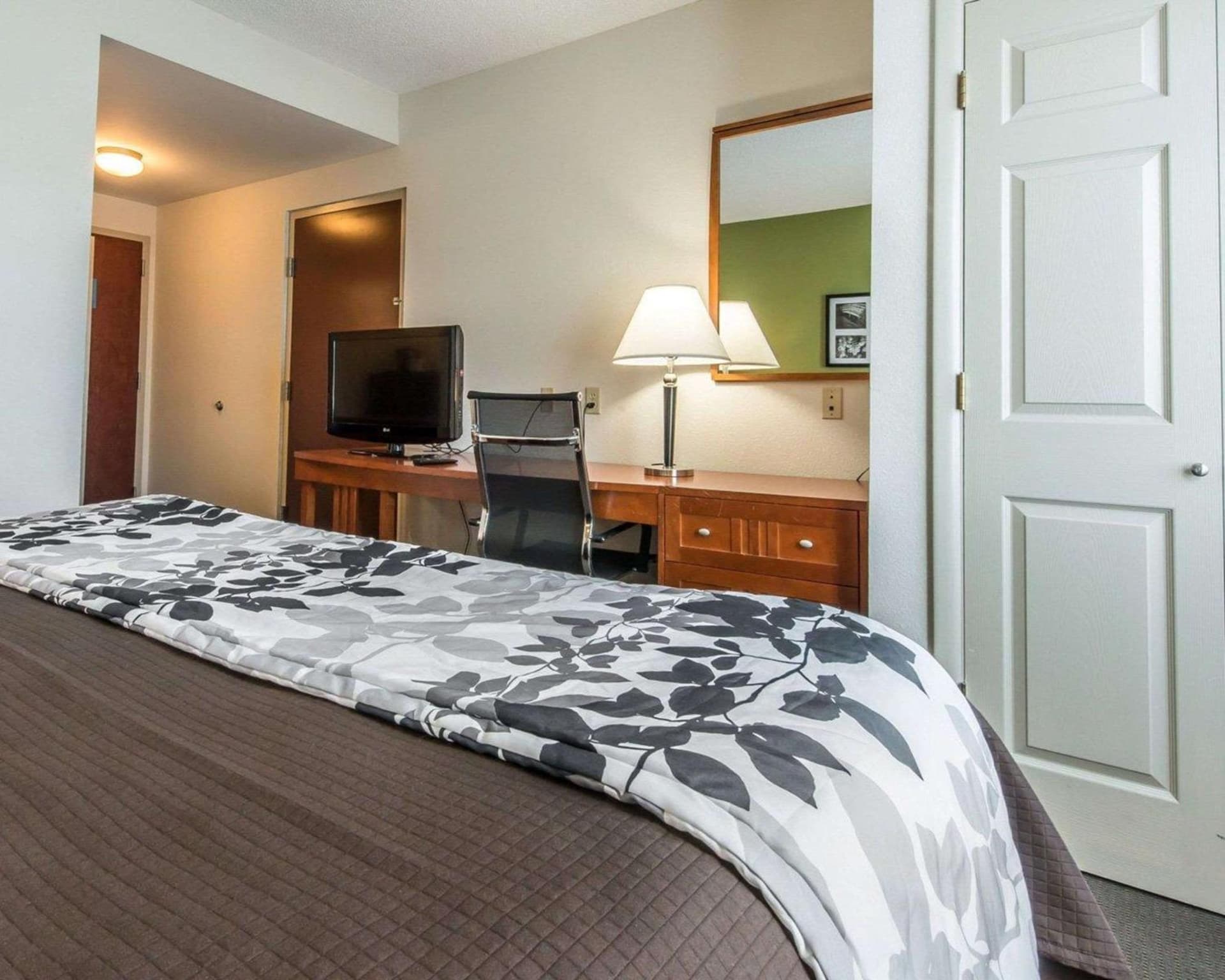 Sleep Inn & Suites Winchester near University gallery photo in Winchester, VA — image 30