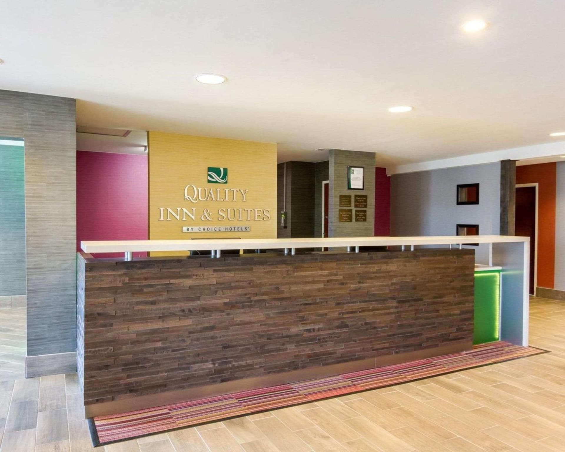 Quality Inn & Suites Ashland near Kings Dominion interior in Ashland, VA — gallery photo 2