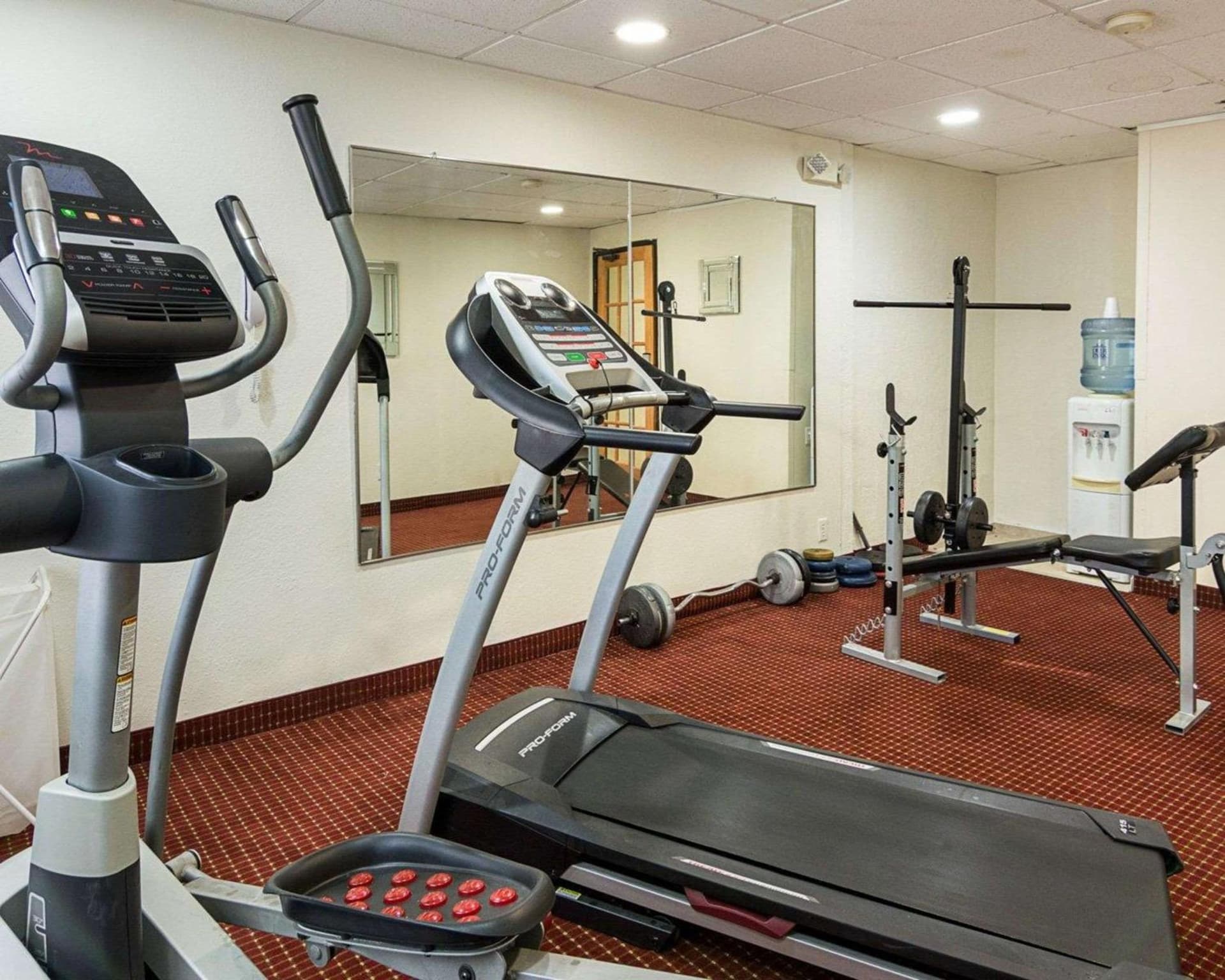 Quality Inn Chesapeake - Greenbrier gallery photo in Chesapeake, VA — image 7