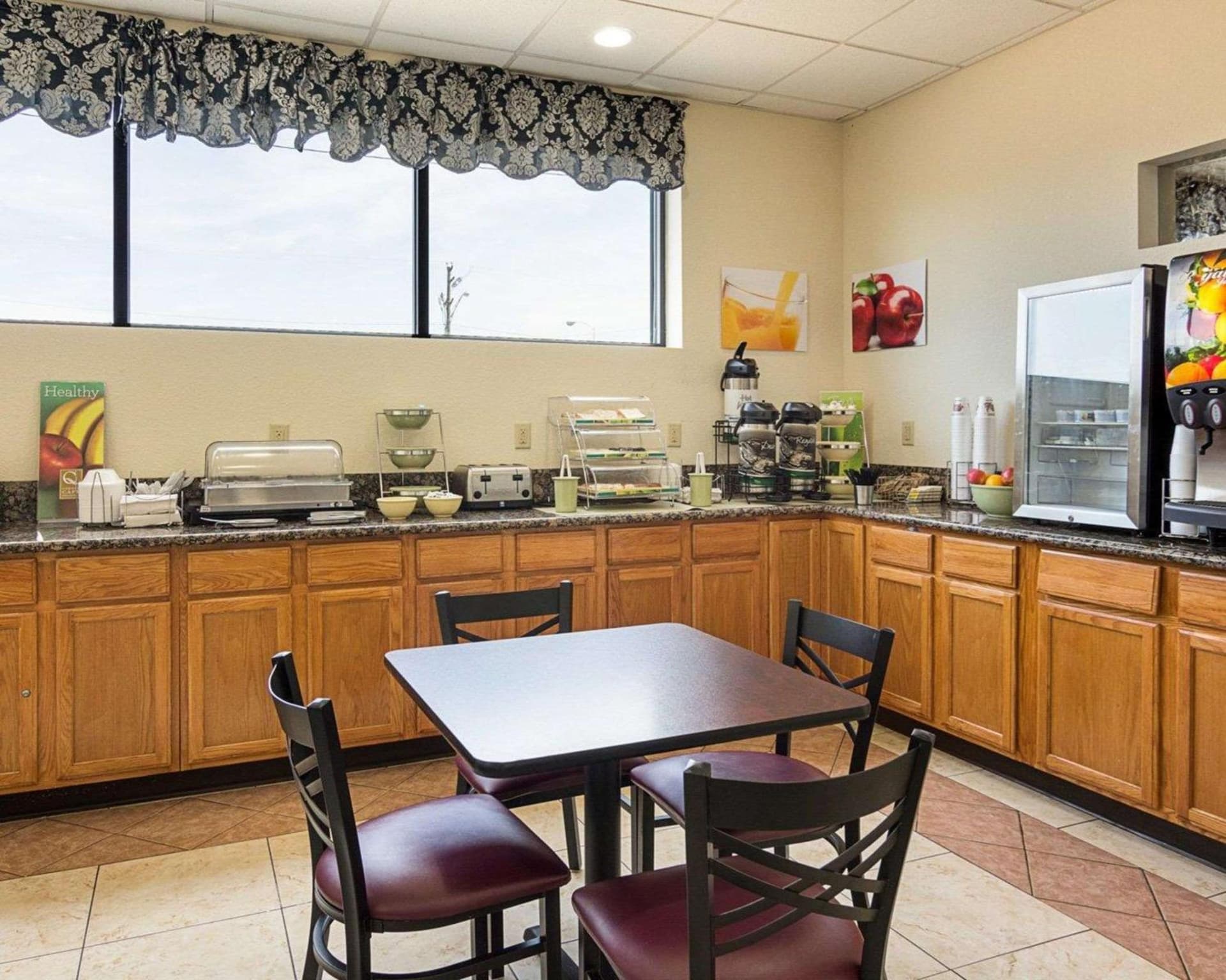Quality Inn Chesapeake - Greenbrier property views in Chesapeake, VA — gallery photo 3