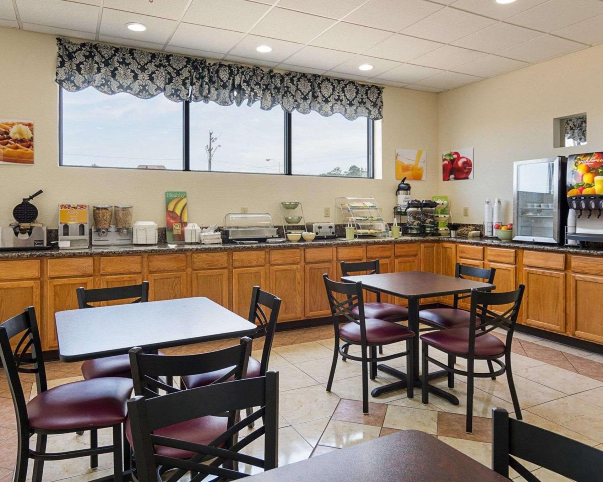 Quality Inn Chesapeake - Greenbrier gallery photo in Chesapeake, VA — image 14