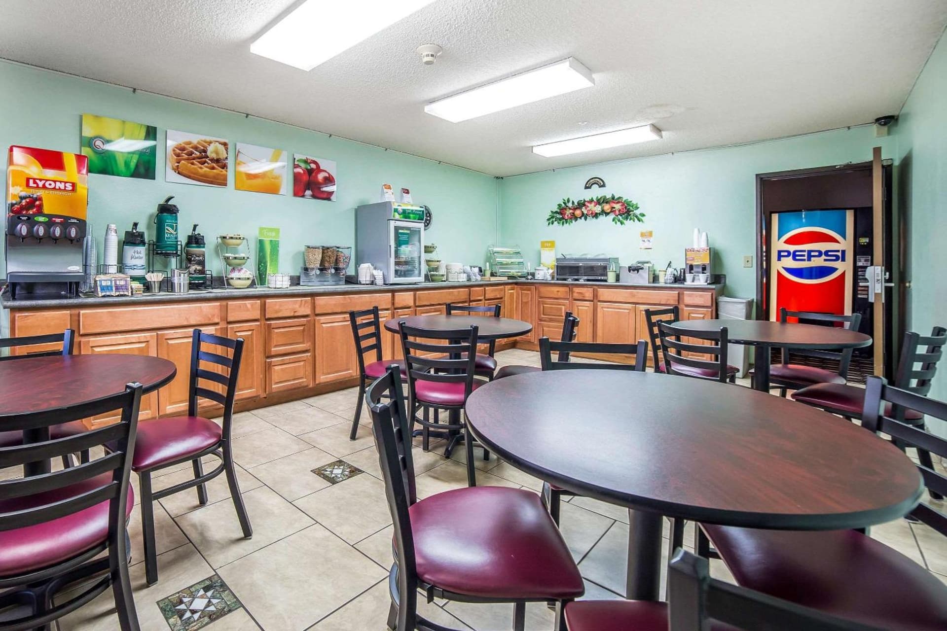 FairBridge Inn & Suites Sunnyside gallery photo in Sunnyside, WA — image 5