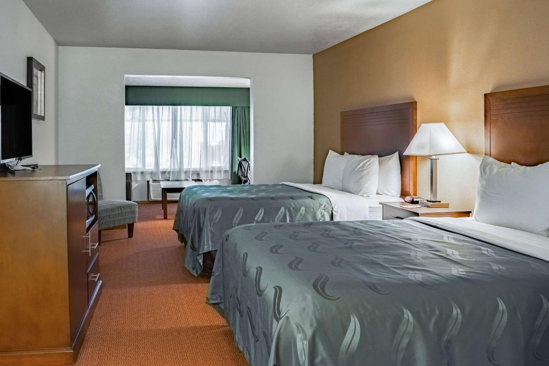 Quality Inn & Suites Vancouver North property views in Vancouver, WA — gallery photo 3