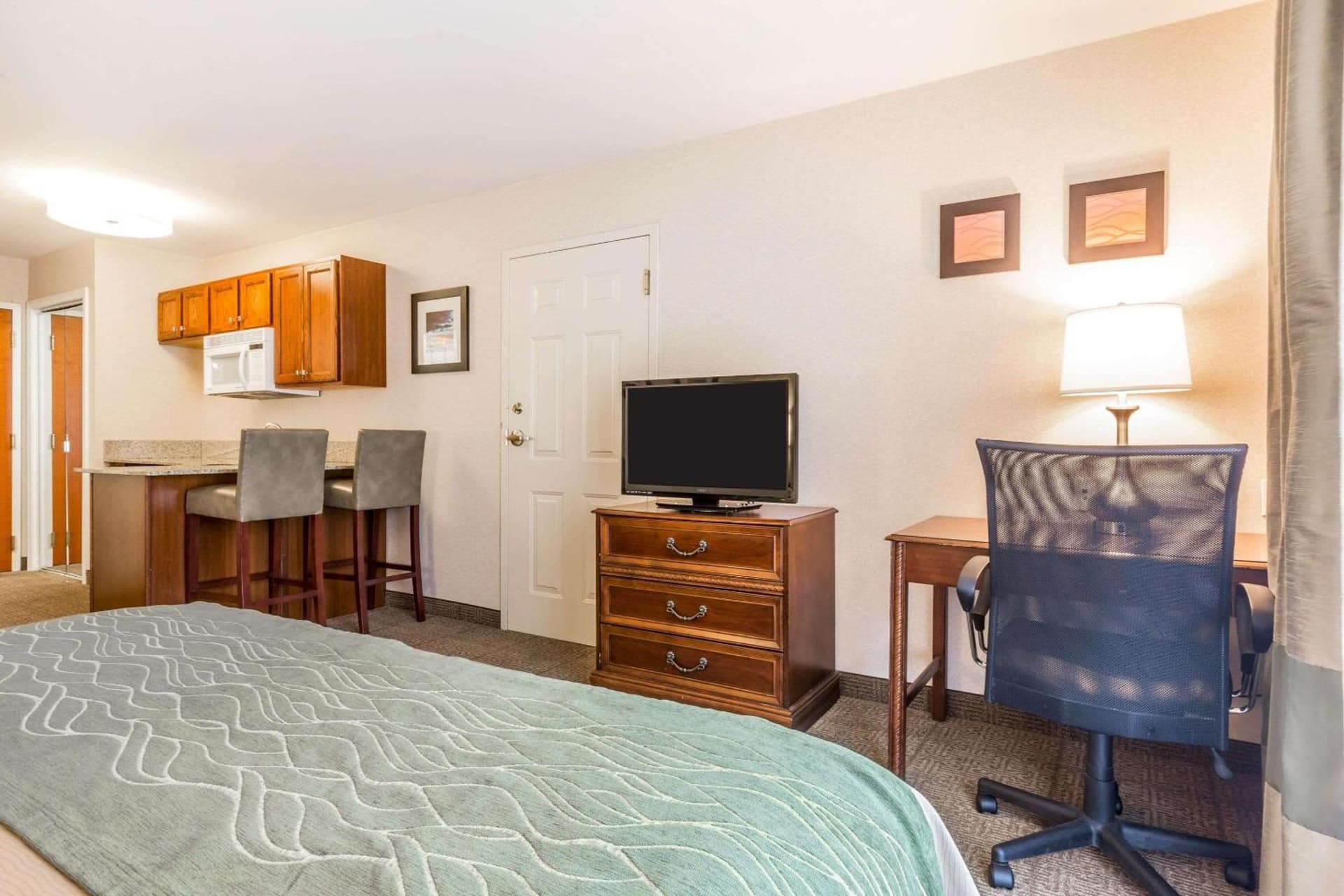 Comfort Inn & Suites South Burlington near University interior in Burlington, VT — gallery photo 2