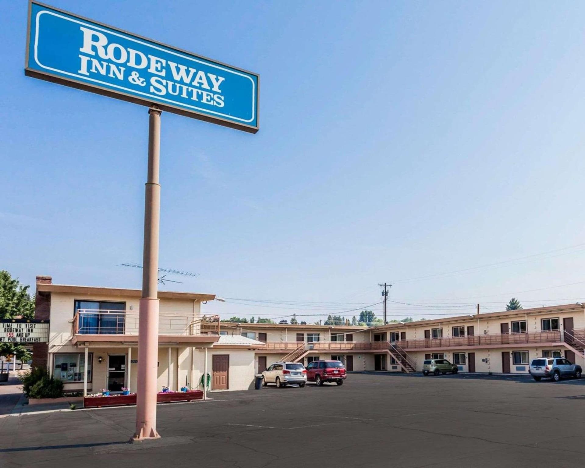 Rodeway Inn & Suites Omak - Okanogan featured exterior or lobby in Omak, WA — similar hotel