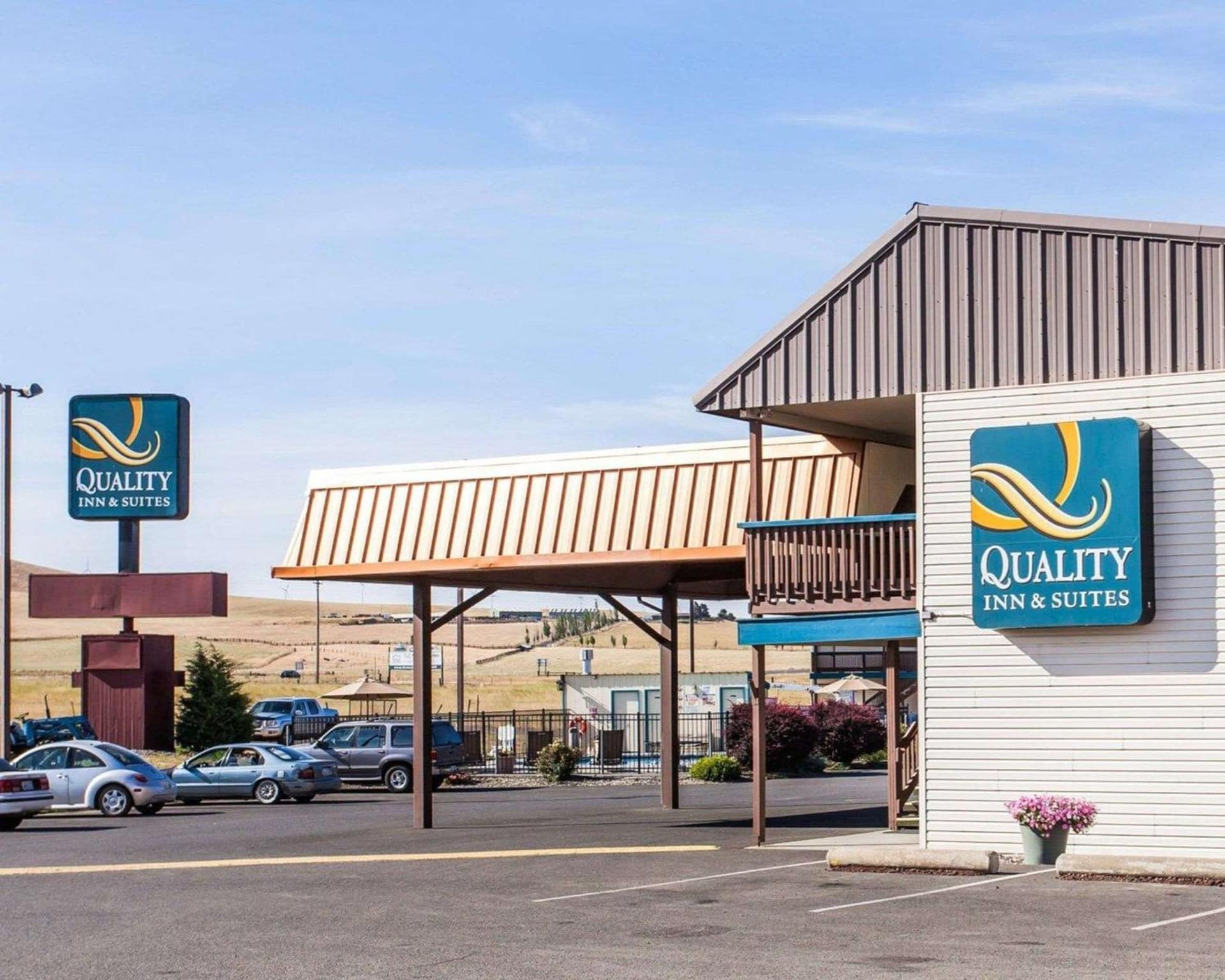 Quality Inn & Suites Goldendale interior in Goldendale, WA — gallery photo 2