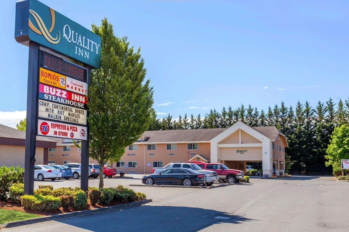Quality Inn Arlington interior in Arlington, WA — gallery photo 2