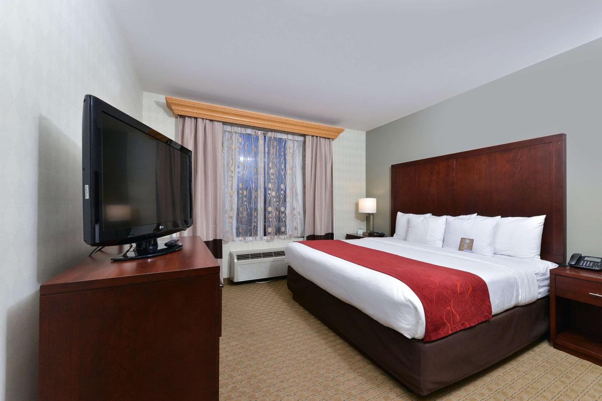 Comfort Suites Airport Tukwila Seattle property views in Tukwila, WA — gallery photo 3