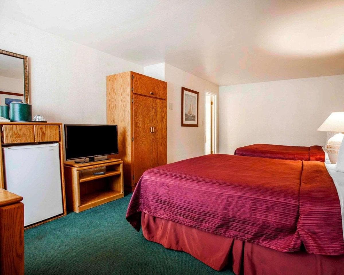 Quality Inn & Suites Bremerton near Naval Shipyard gallery photo in Bremerton, WA — image 8